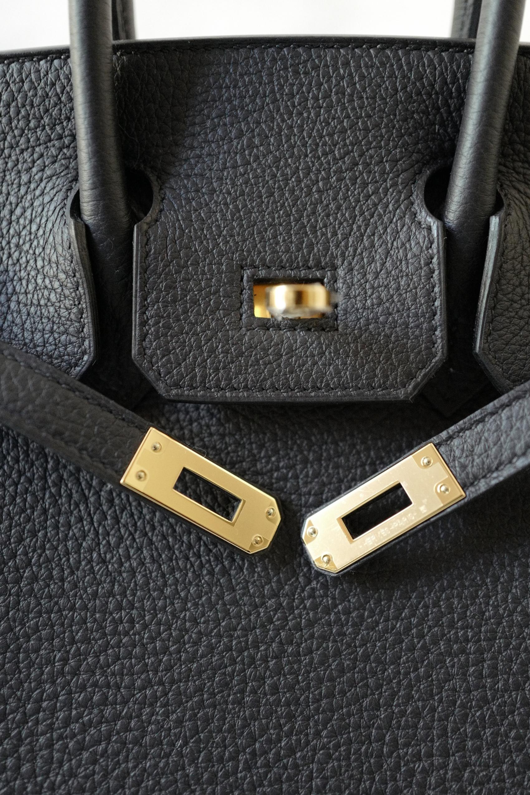 Hermès Birkin 25 in pelle nera di Togo con hardware dorato K.K. in vendita 6