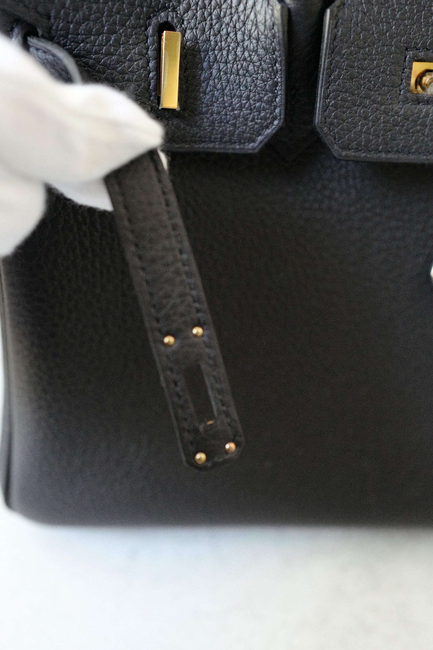 Hermès Birkin 25 in pelle nera di Togo con hardware dorato K.K. in vendita 7