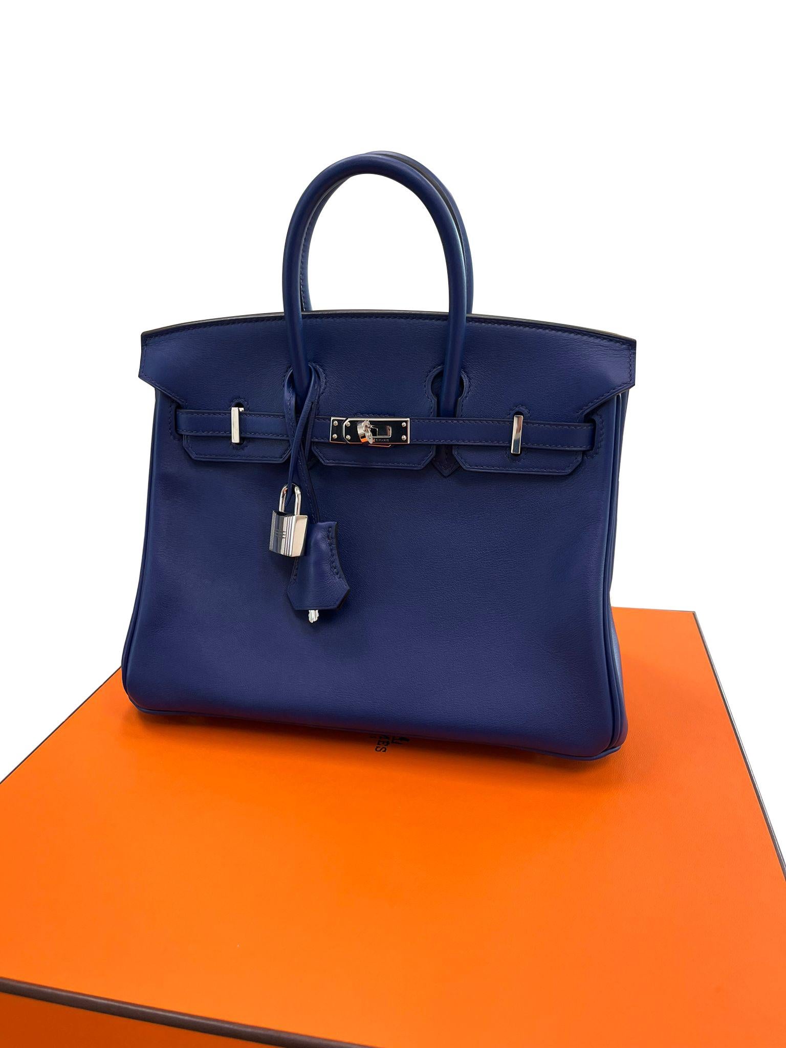 Hermes Birkin 25 Bleu Saphir Swift Borsa in pelle con hardware Palladium in vendita 3