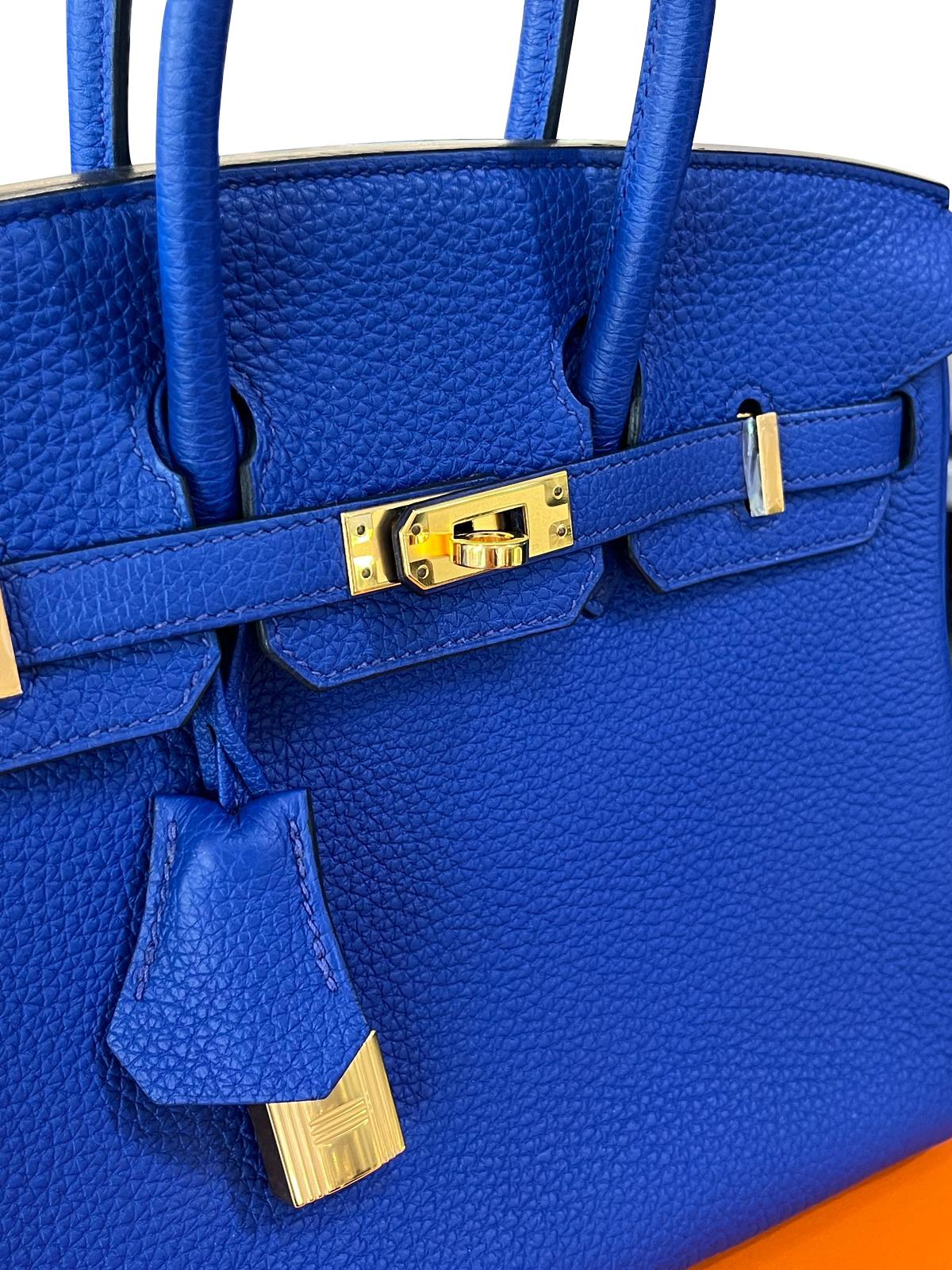 Bolso Hermes Birkin 25 Azul Real Togo Piel Herrajes Dorados en venta 10