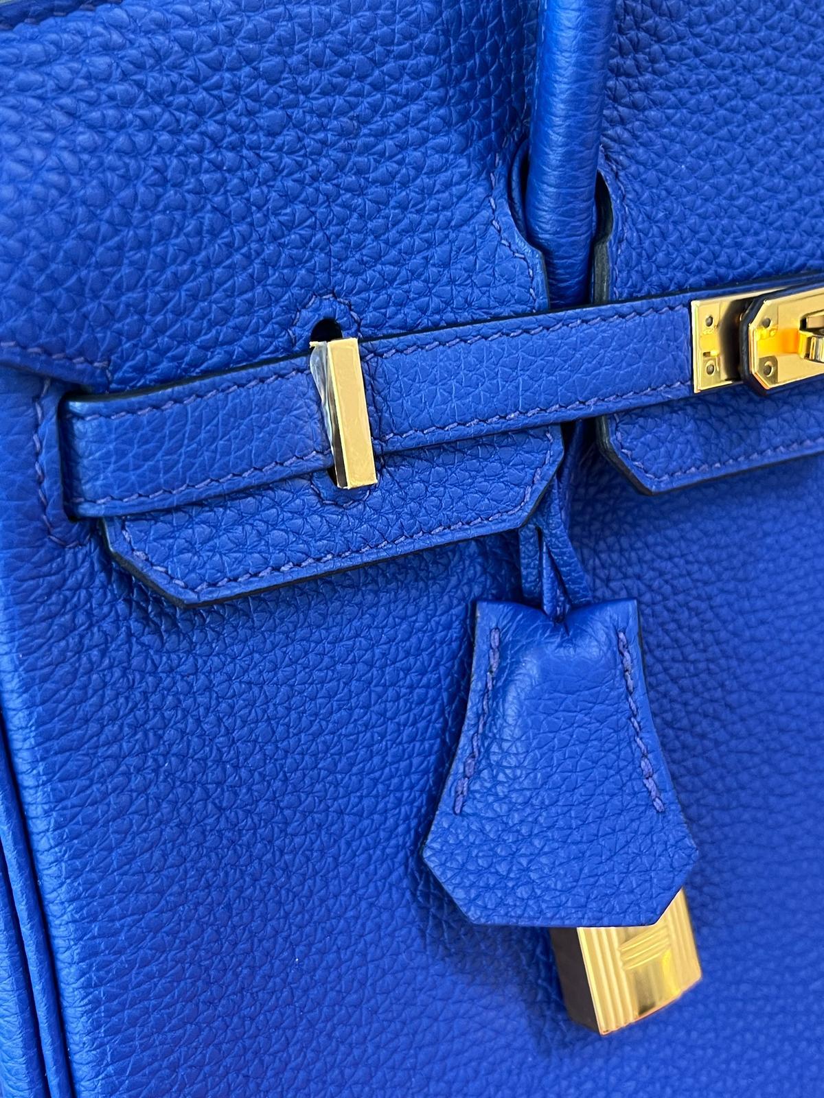 Bolso Hermes Birkin 25 Azul Real Togo Piel Herrajes Dorados en venta 12