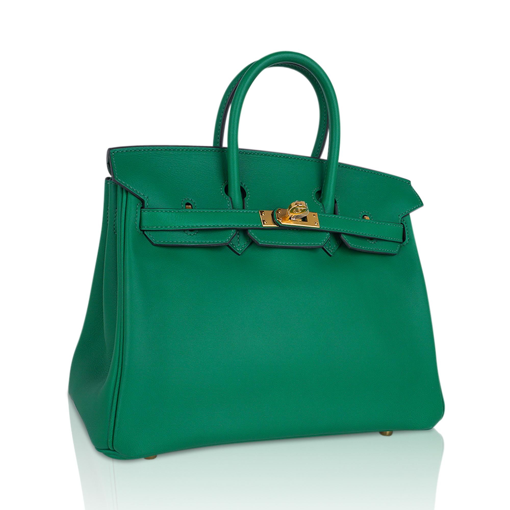 Mightychic offers an Hermes Birkin 25 bag featured in coveted Cactus.
This exquisite jewel toned green is absolutely neutral.
A perfect year round colour Hermes Birkin bag.
Lush with Gold hardware.
Swift leather.
Very minor corner wear. Plastic on