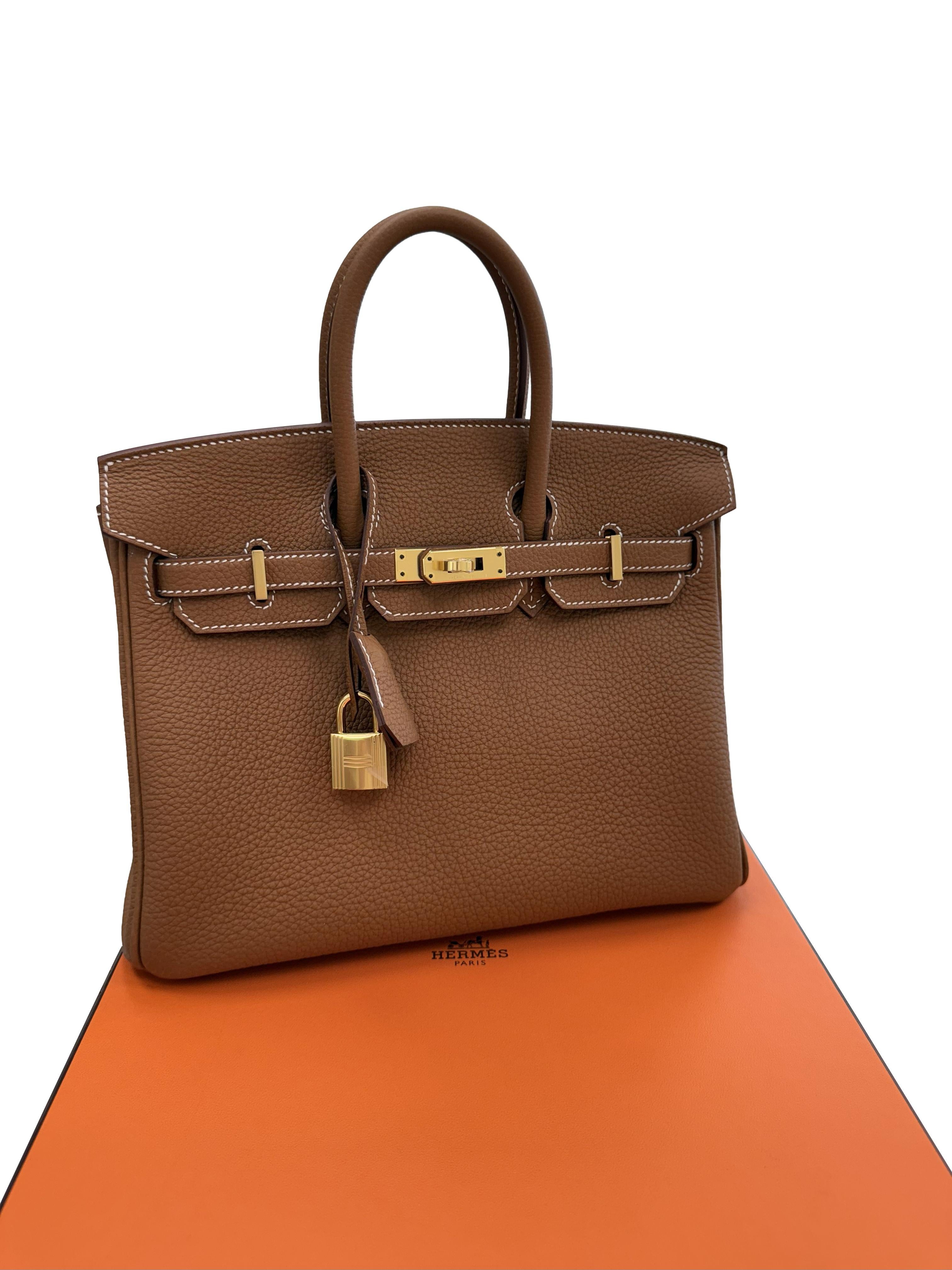 Donna Hermes Birkin 25 Oro Pelle Togo Con Hardware Oro Borsetta in vendita