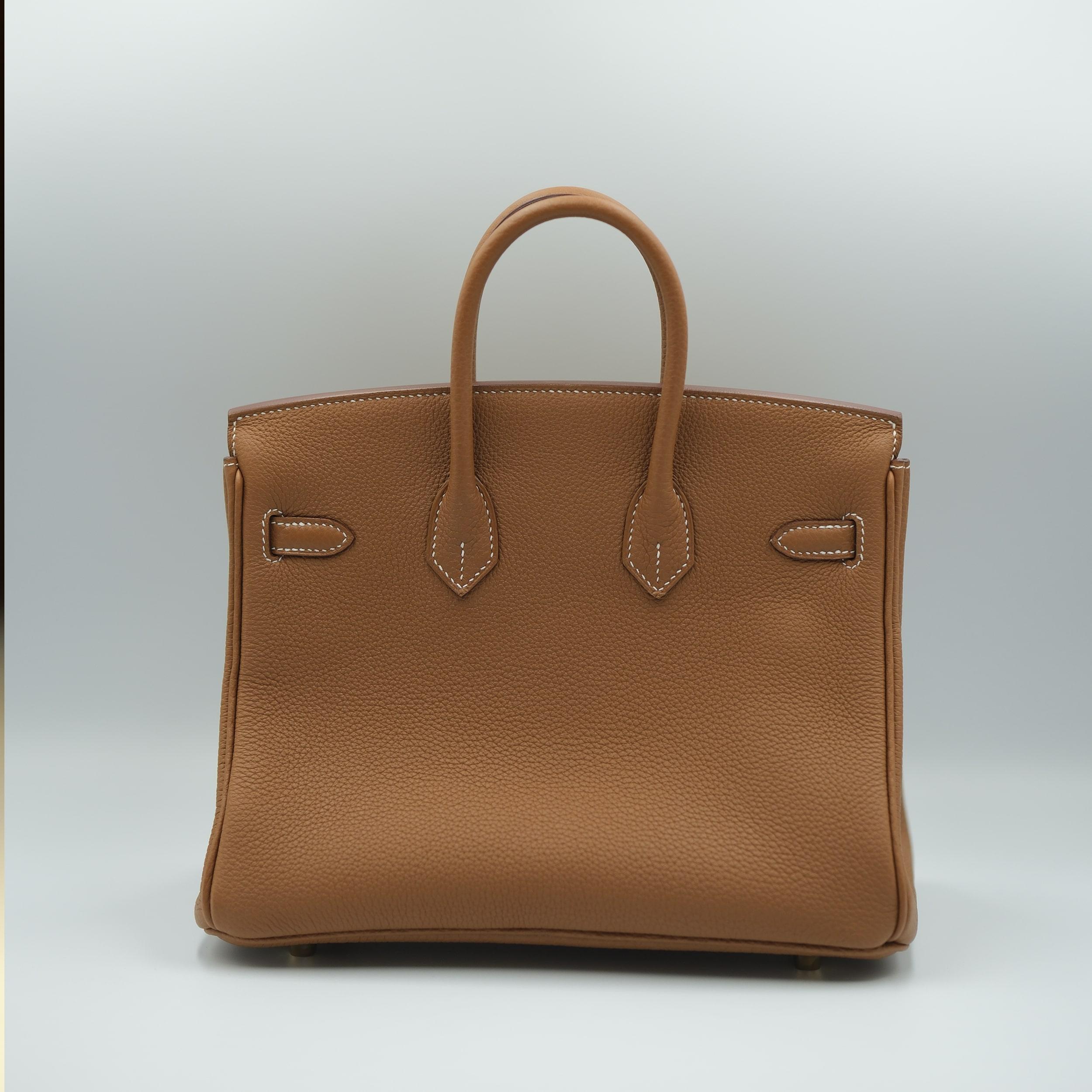 Marron Hermes Birkin 25 Gold Togo, avec quincaillerie en or en vente