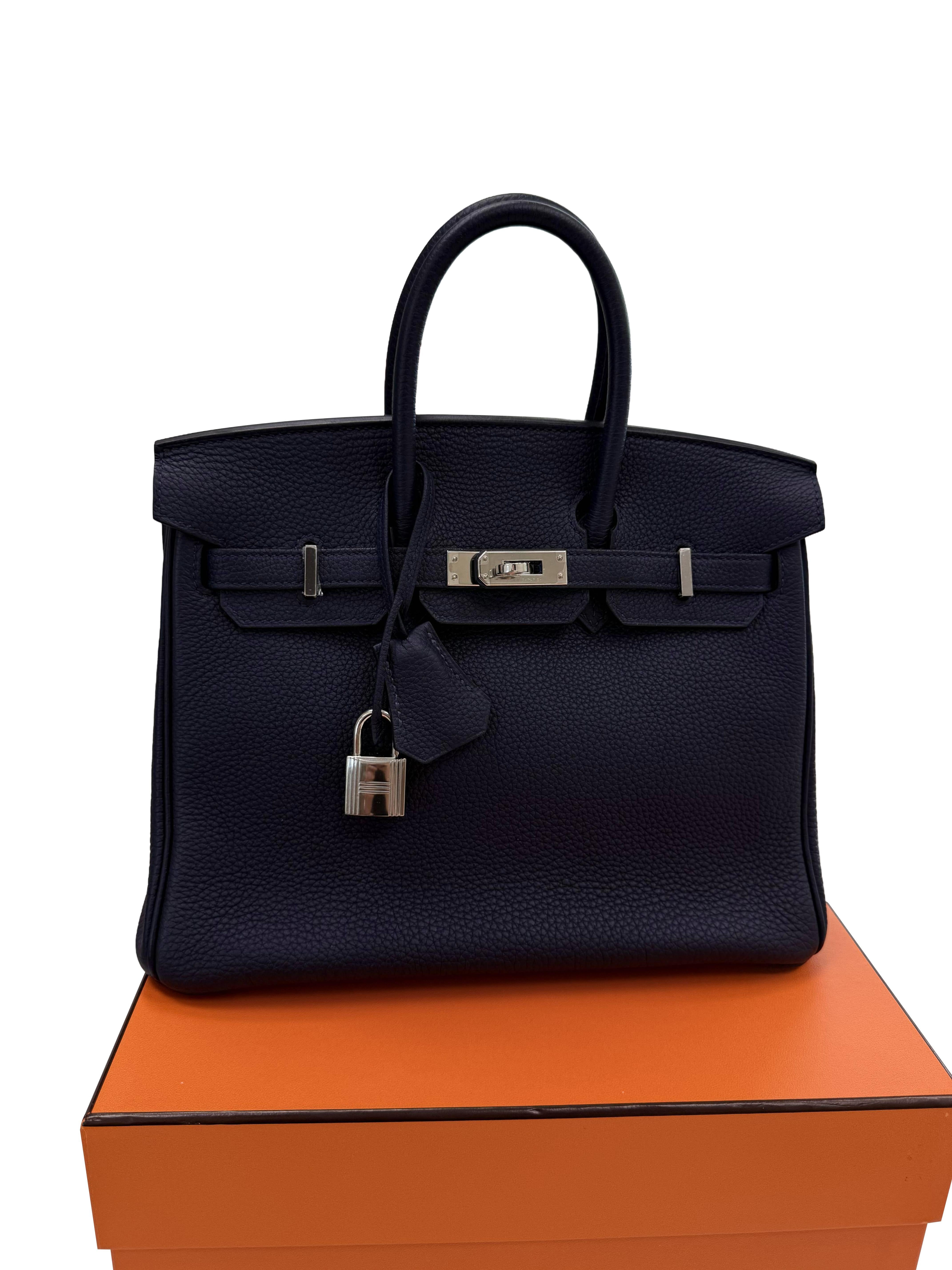 Hermes Birkin 25 Handtasche Blau Togo Leder Handtasche mit Palladium Hardware Damen im Angebot