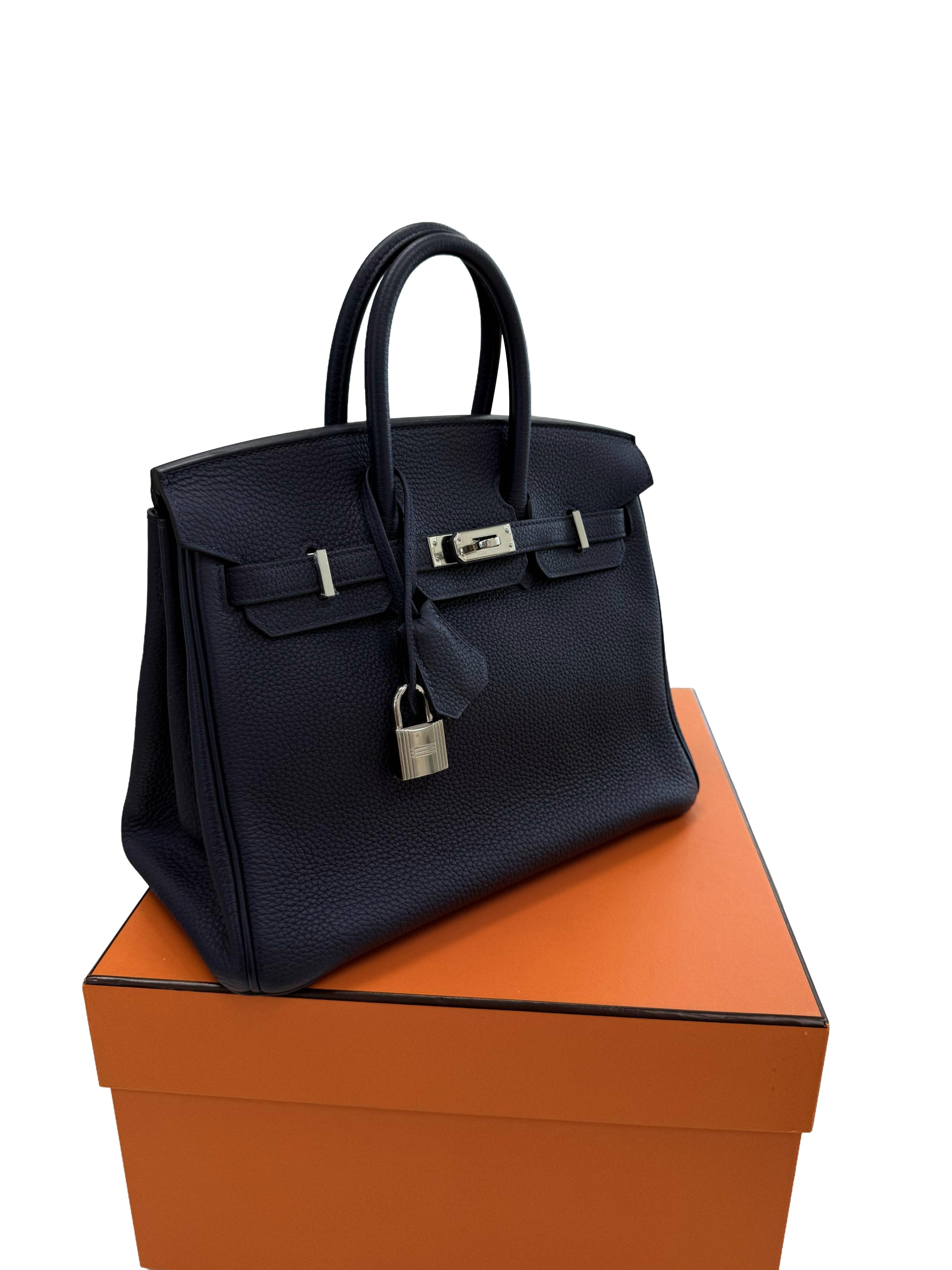Hermes Birkin 25 Handtasche Blau Togo Leder Handtasche mit Palladium Hardware im Angebot 2