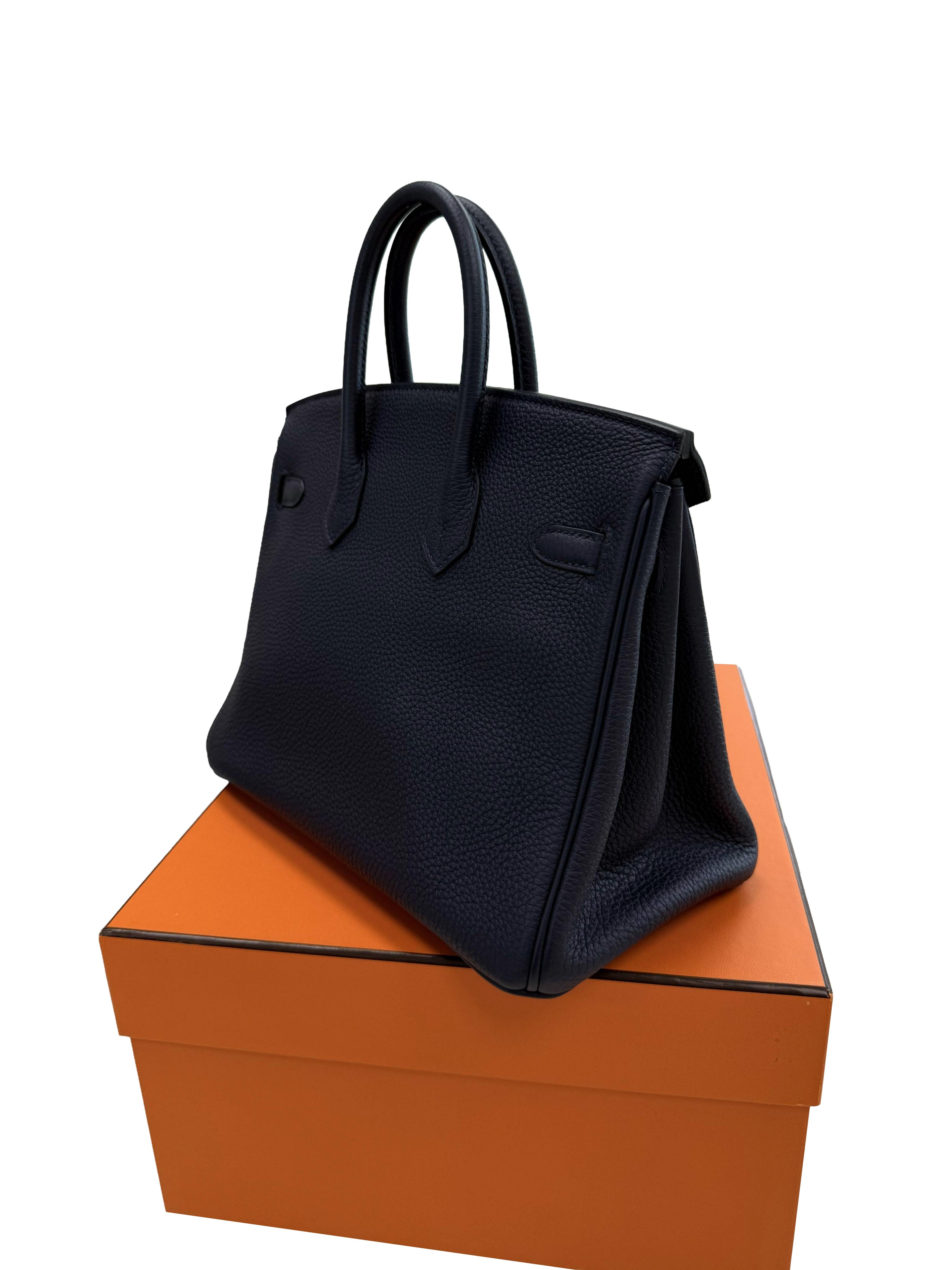 Hermes Birkin 25 Handtasche Blau Togo Leder Handtasche mit Palladium Hardware im Angebot 4