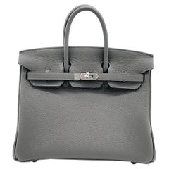 Hermès Birkin 25 In Gris Meyer Togo. Palladium Hardware (PHW) 2022