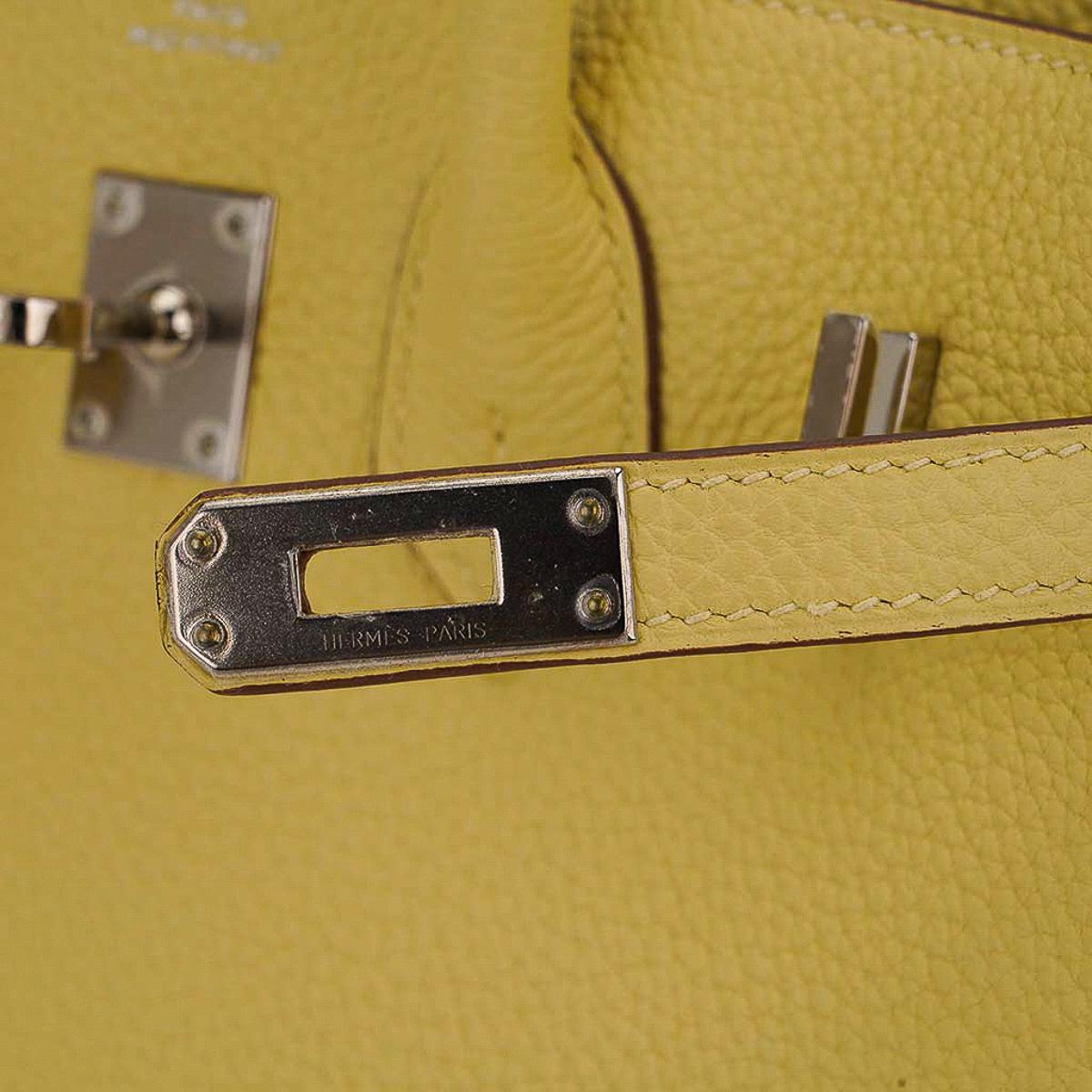 Birkin 25 Jaune Poussin Tasche mit Palladiumbeschlägen aus Leder Damen im Angebot