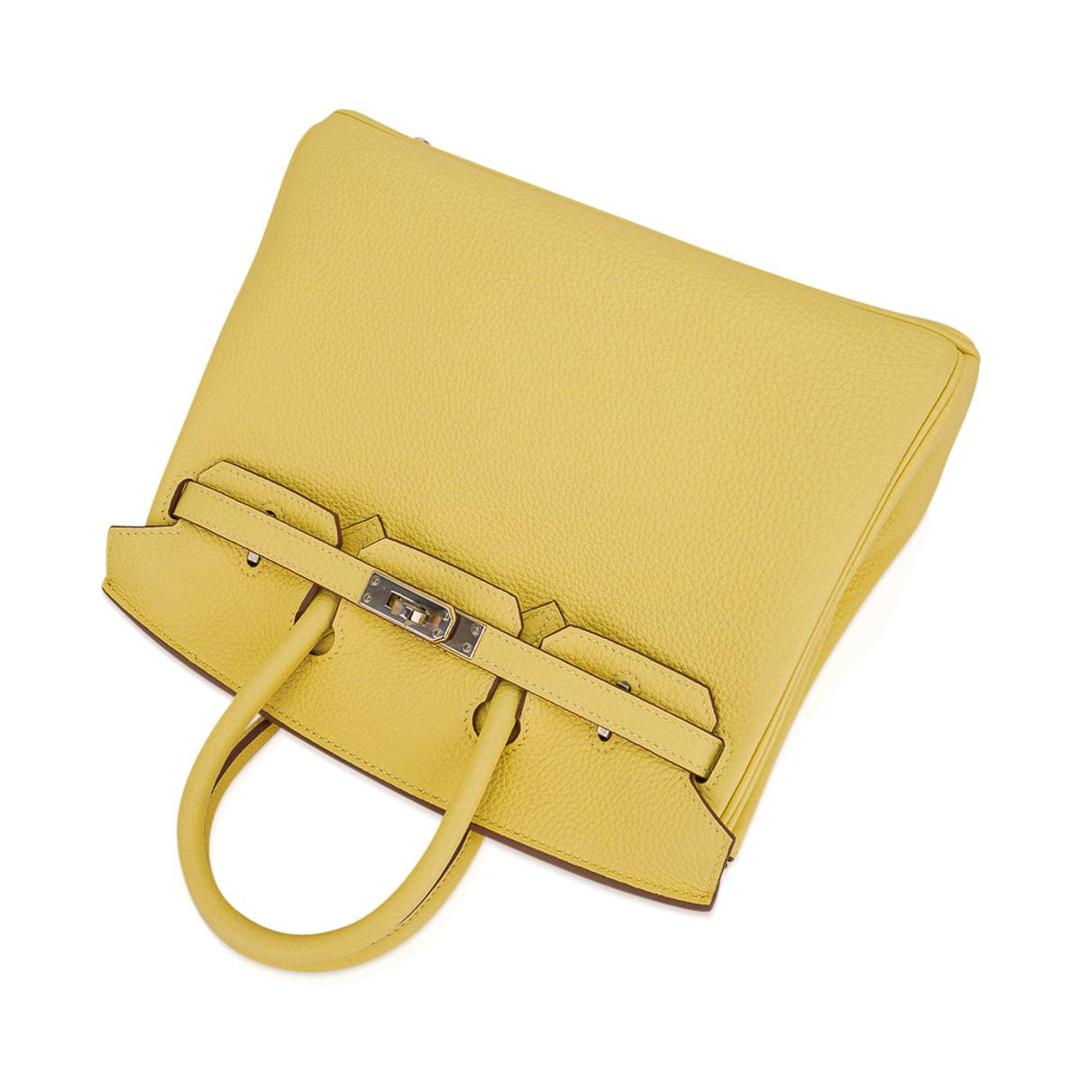 Hermès - Sac Birkin 25 jaune poussin en cuir Togo avec accessoires en palladium en vente 1