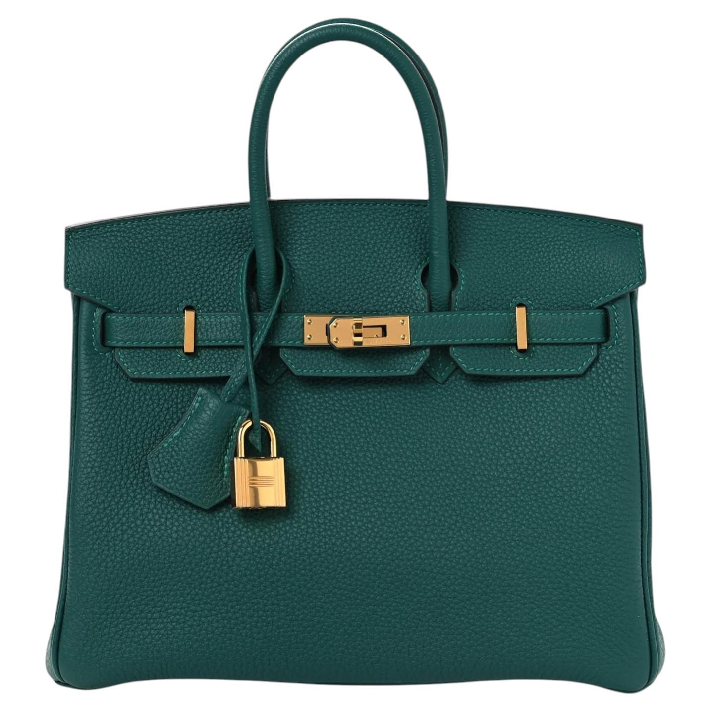 Sac à main Hermès Birkin 25 en cuir Togo couleur malachite, avec finitions dorées