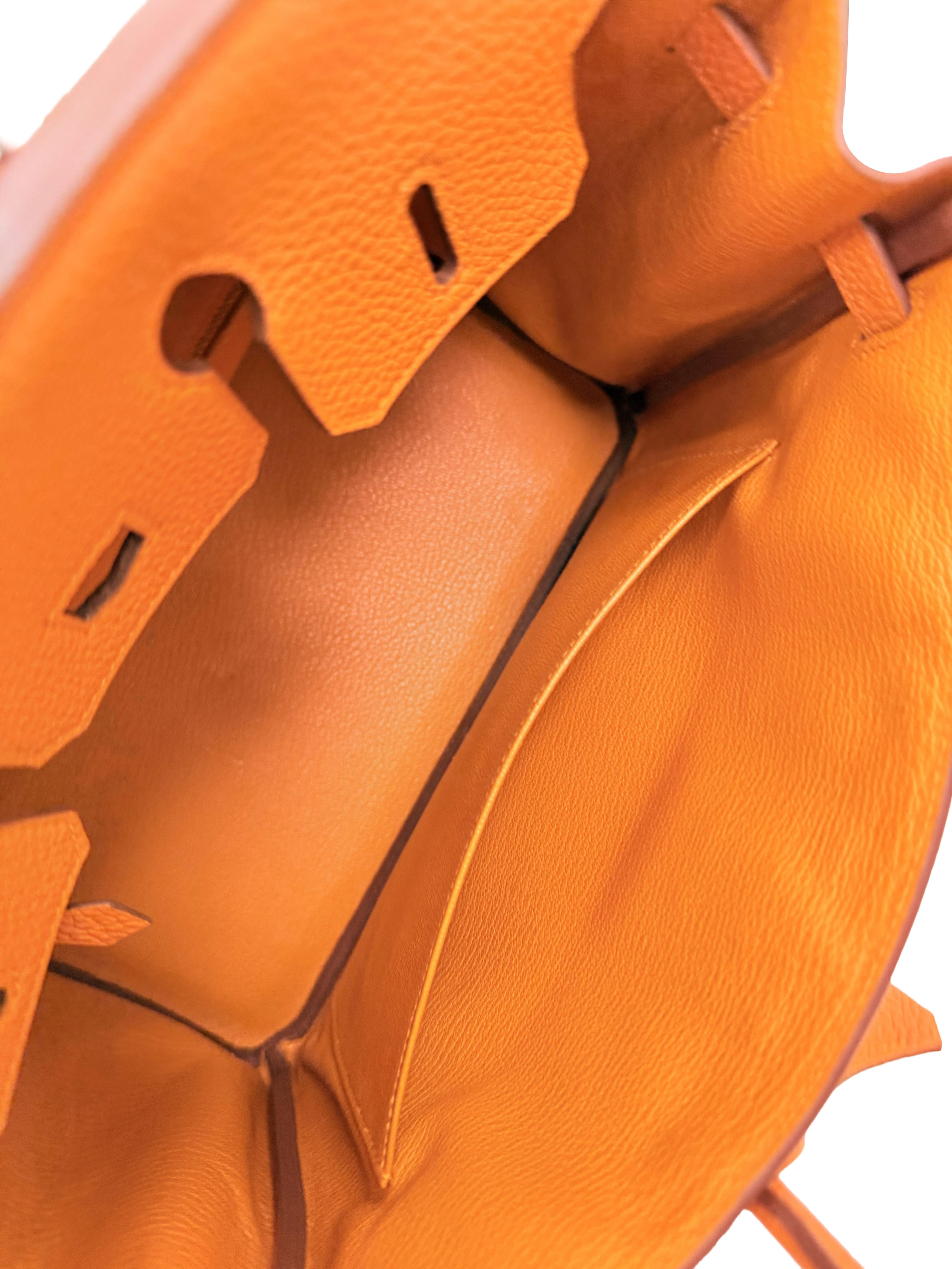 Hermes Birkin 25 Orange Togo Leather with Gold Hardware Handbag en vente 11