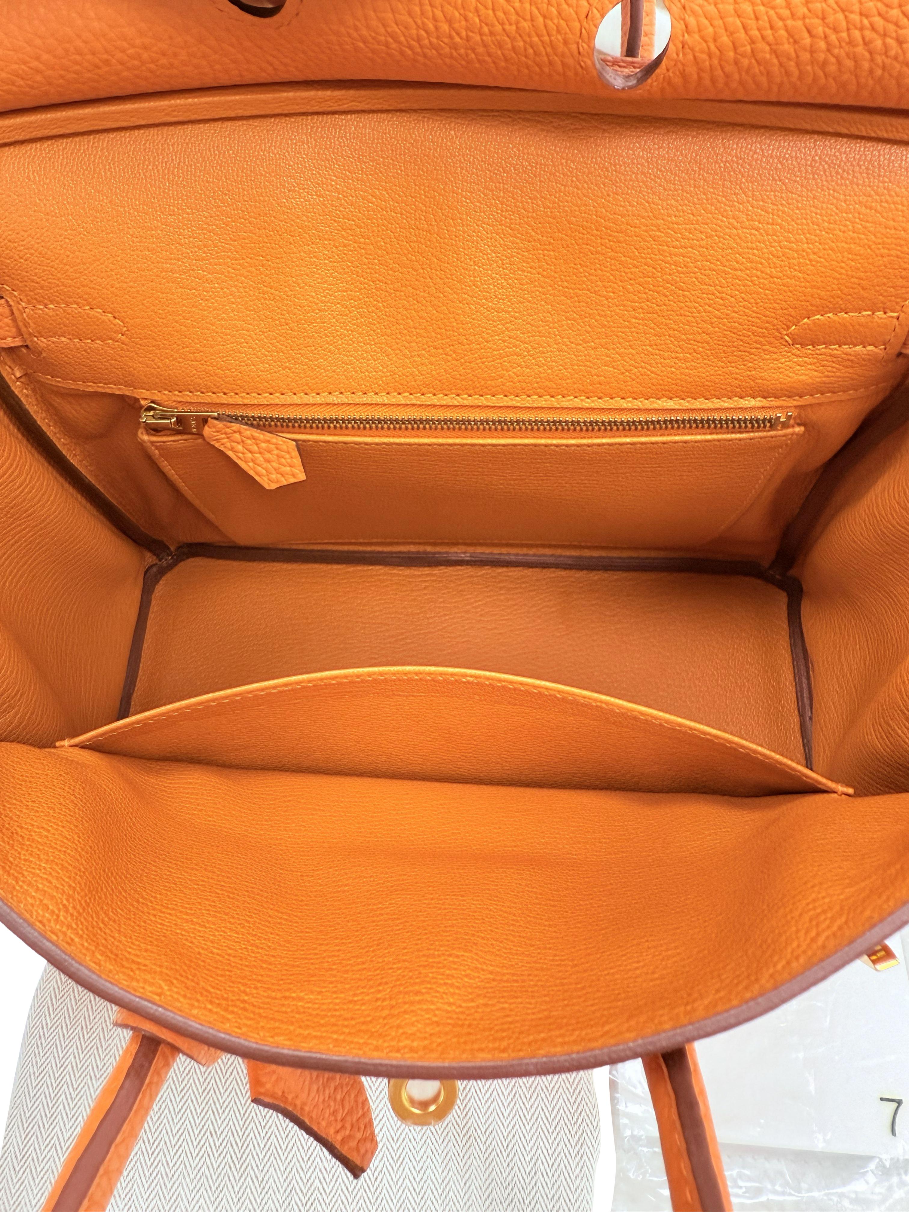 Hermes Birkin 25 Orange Togo Leather with Gold Hardware Handbag en vente 12