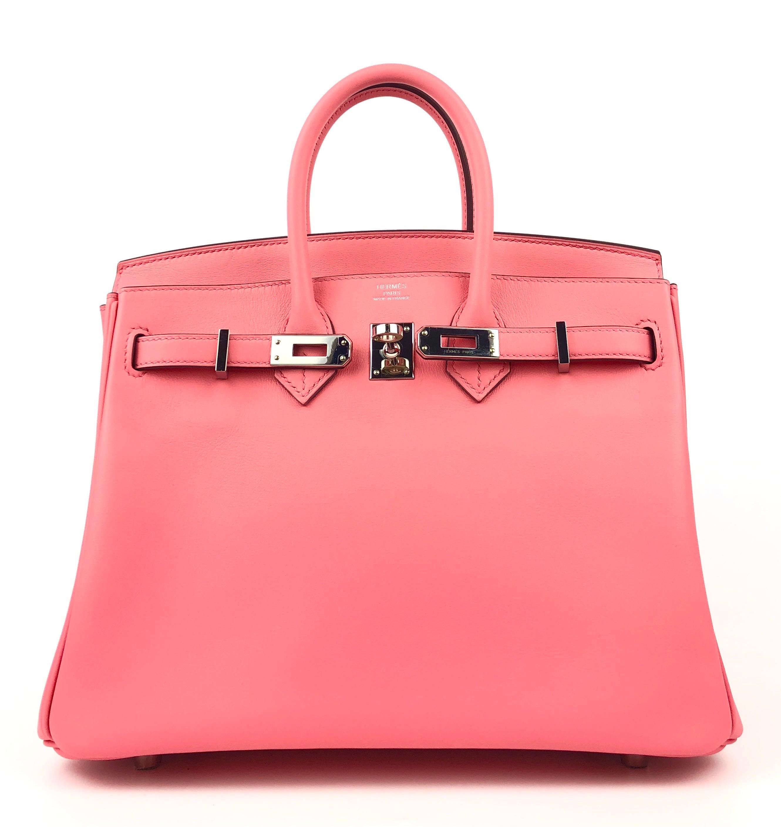 2020 Y Stempel Hermes Birkin 20 Rose D'ete Pink Swift Leder Palladium Hardware. Wie neu mit Plastik an allen Beschlägen und Füßen. 

Kaufen Sie mit Vertrauen bei Lux Addicts ein. Garantierte Echtheit!