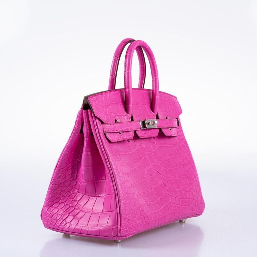 Women's Hermès Birkin 25 Rose Shocking Matte Alligator Palladium Hardware Bag For Sale