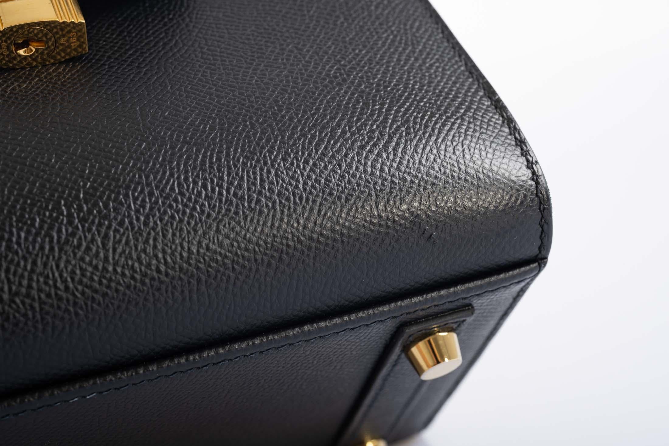 Hermès Birkin 25 Sellier Black Epsom Gold Hardware In Excellent Condition For Sale In NYC Tri-State/Miami, NY