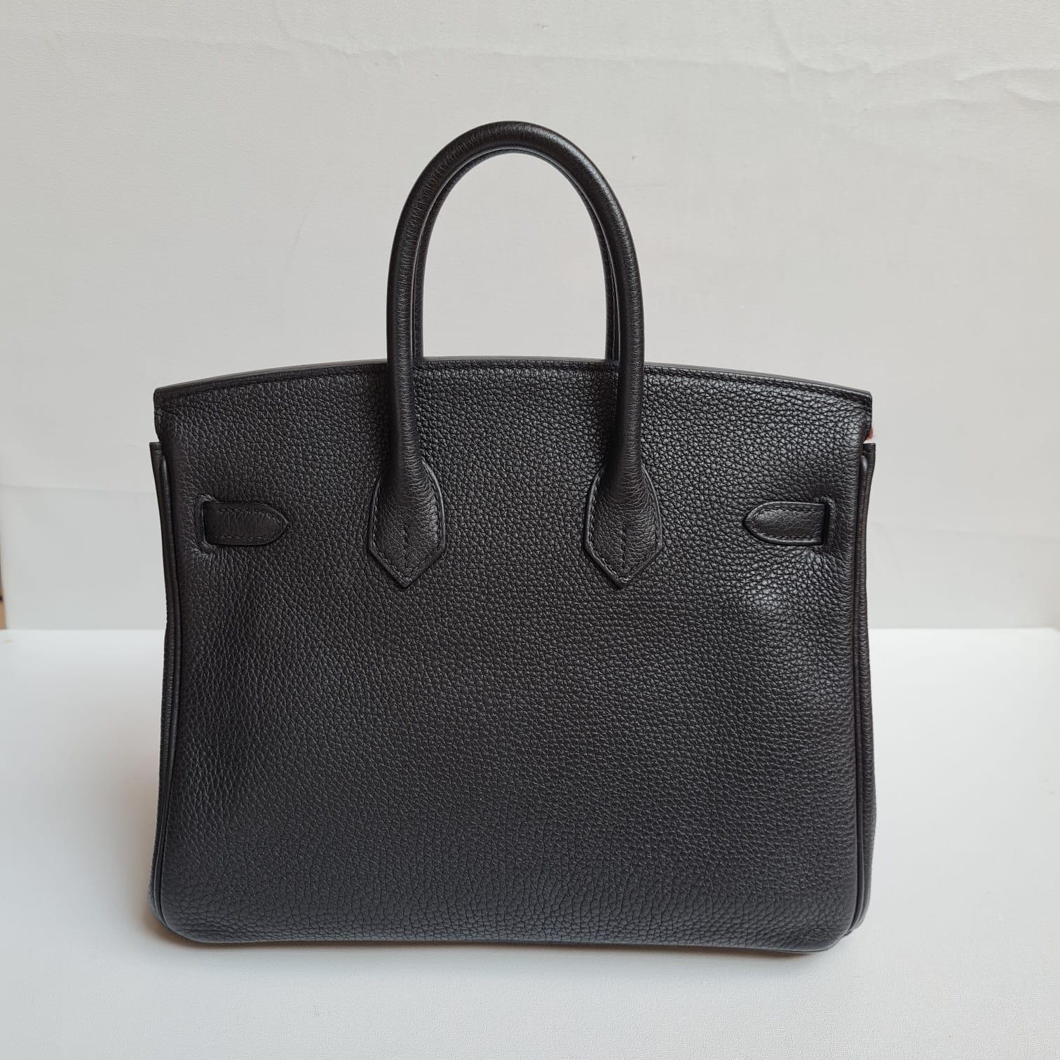 Hermes Birkin 25 Togo Black GHW Bag In Excellent Condition For Sale In Jakarta, Daerah Khusus Ibukota Jakarta