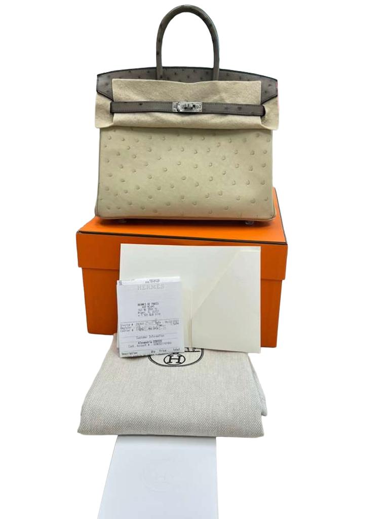Sac à main Hermes Birkin 25 Bicolor Gris Agate et Ostrich Blanc Palladium Hardware Excellent état - En vente à Aventura, FL