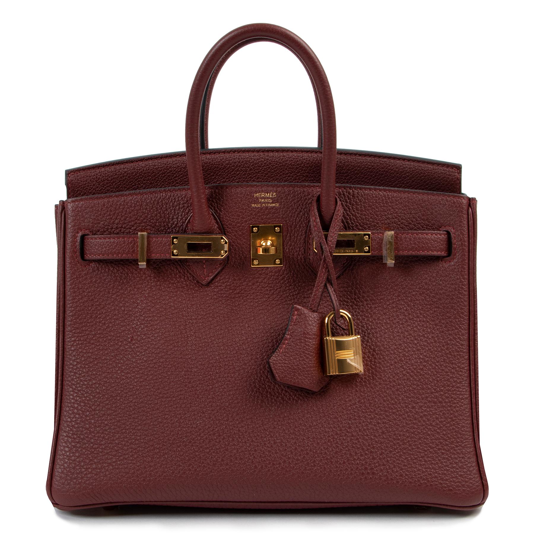 Hermès Birkin 25 Veau Togo Rouge H GHW In Excellent Condition In Antwerp, BE