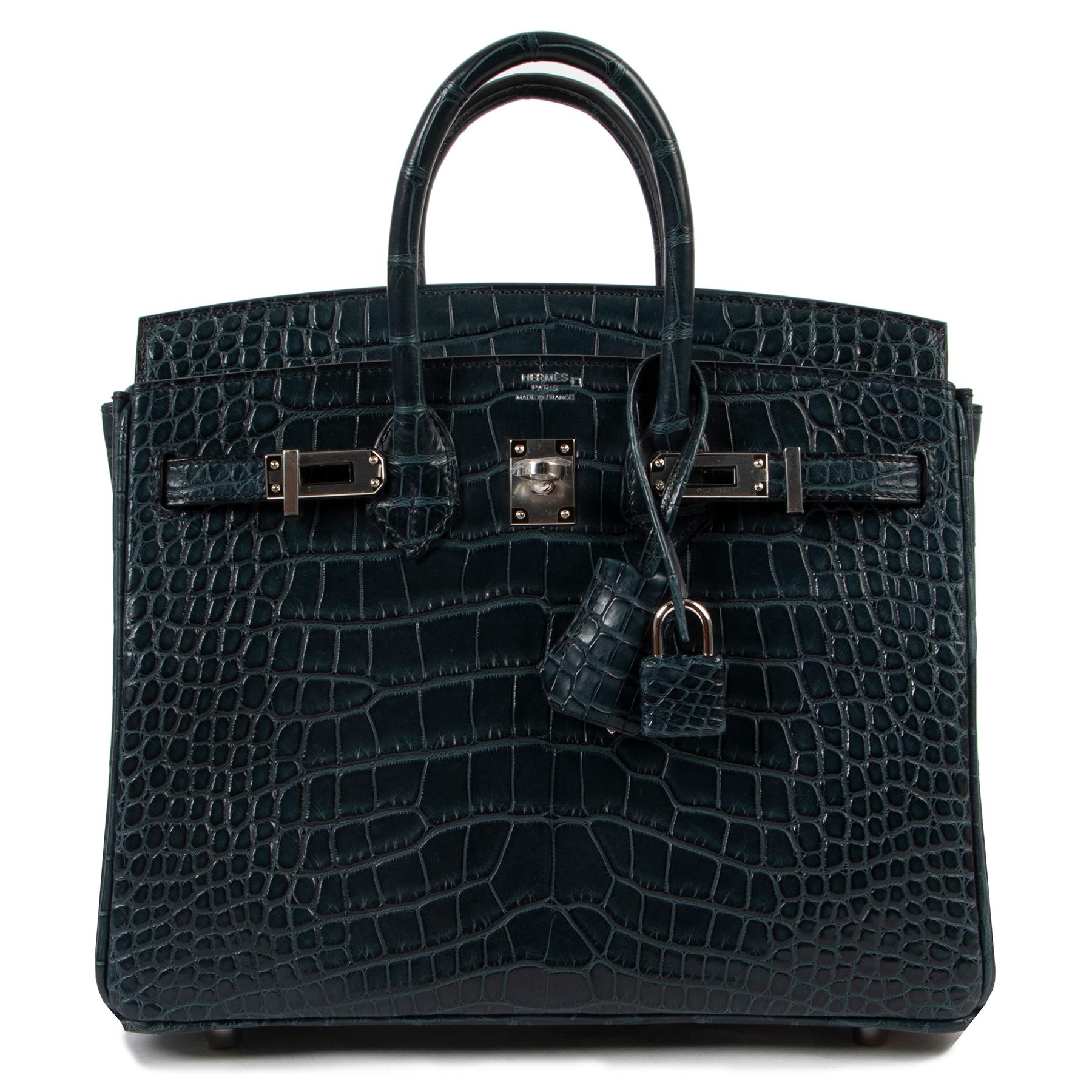 A real eye catcher this very very hard to find Birkin 25cm bag is featured in Vert Rousseau color. 
This bag is made from matte Alligator Mississippi, and is one of the most difficult exotic piece to obtain. The beautiful matte croco leather will
