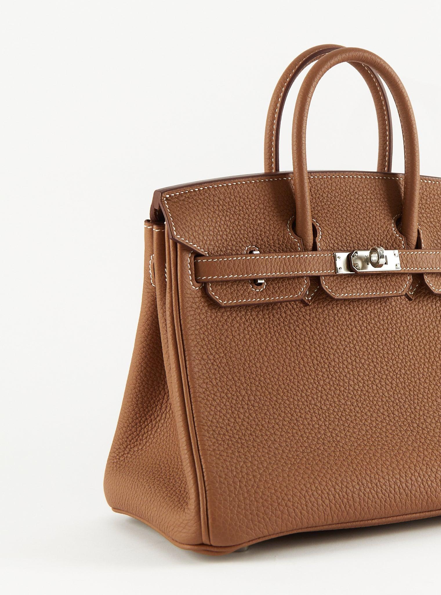 HERMÈS BIRKIN 25CM GOLD Togo Leather with Palladium Hardware In Excellent Condition For Sale In London, GB