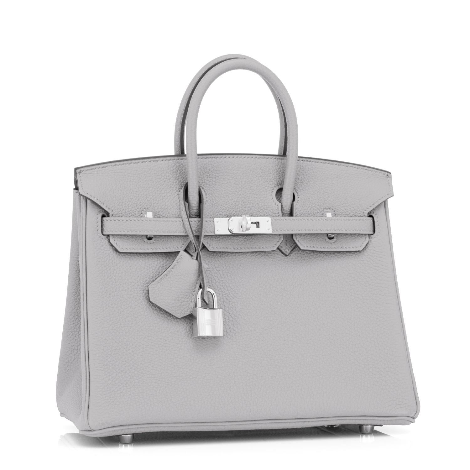 Hermes Birkin 25cm Gris Mouette Togo Bag Palladium Gray Birkin NEW RARE
Extremely rare find; long discontinued Gris Mouette in Pristine Condition!
New or Never Worn. Pristine Condition (with plastic on hardware) 
Comes full set with keys, lock,