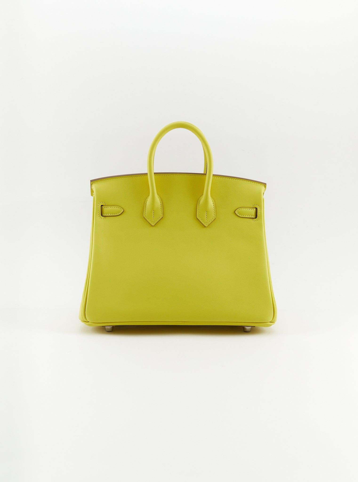 HERMÈS BIRKIN 25CM LIME Swift Leather with Palladium Hardware In Excellent Condition For Sale In London, GB