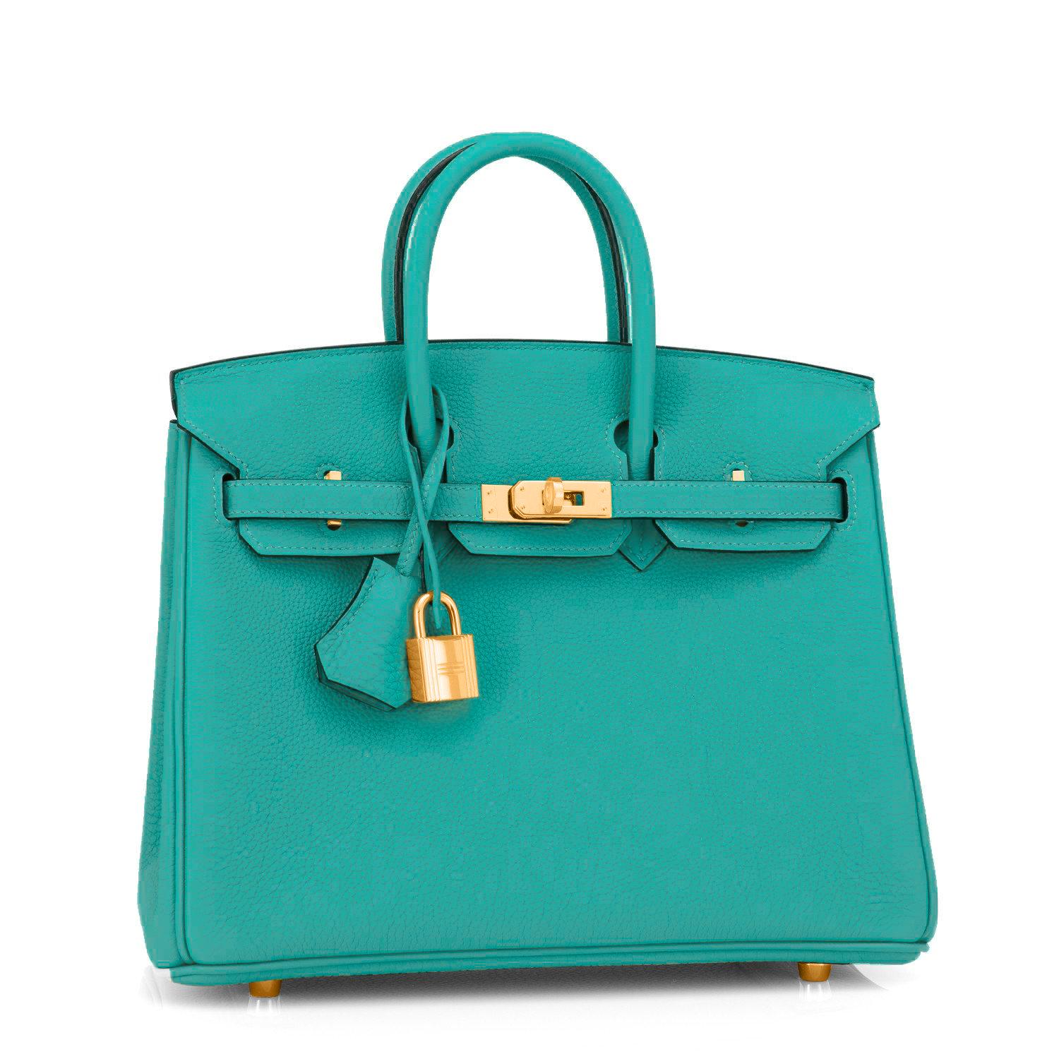 Hermes Birkin 25cm Vert Verone Jewell-Toned Lagoon Togo Gold HardwareBag NEW
Una Baby Birkin ultra chic e splendida per la fashionista moderna!
Nuovo di zecca in scatola. Conservati freschi. Condizioni perfette (con plastica sull'hardware)
Un regalo