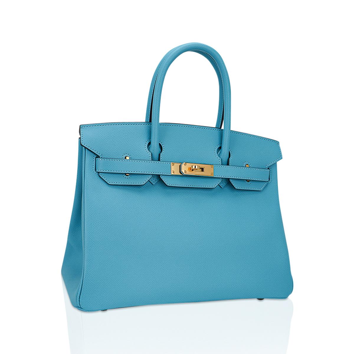 Mightychic offers an Hermes Birkin 30 bag featured in  Bleu du Nord.
This beautiful sky blue is complimented with gold hardware.
Accentuated in Epsom leather.
Comes with the lock and keys in the clochette, sleepers, raincoat and signature Hermes