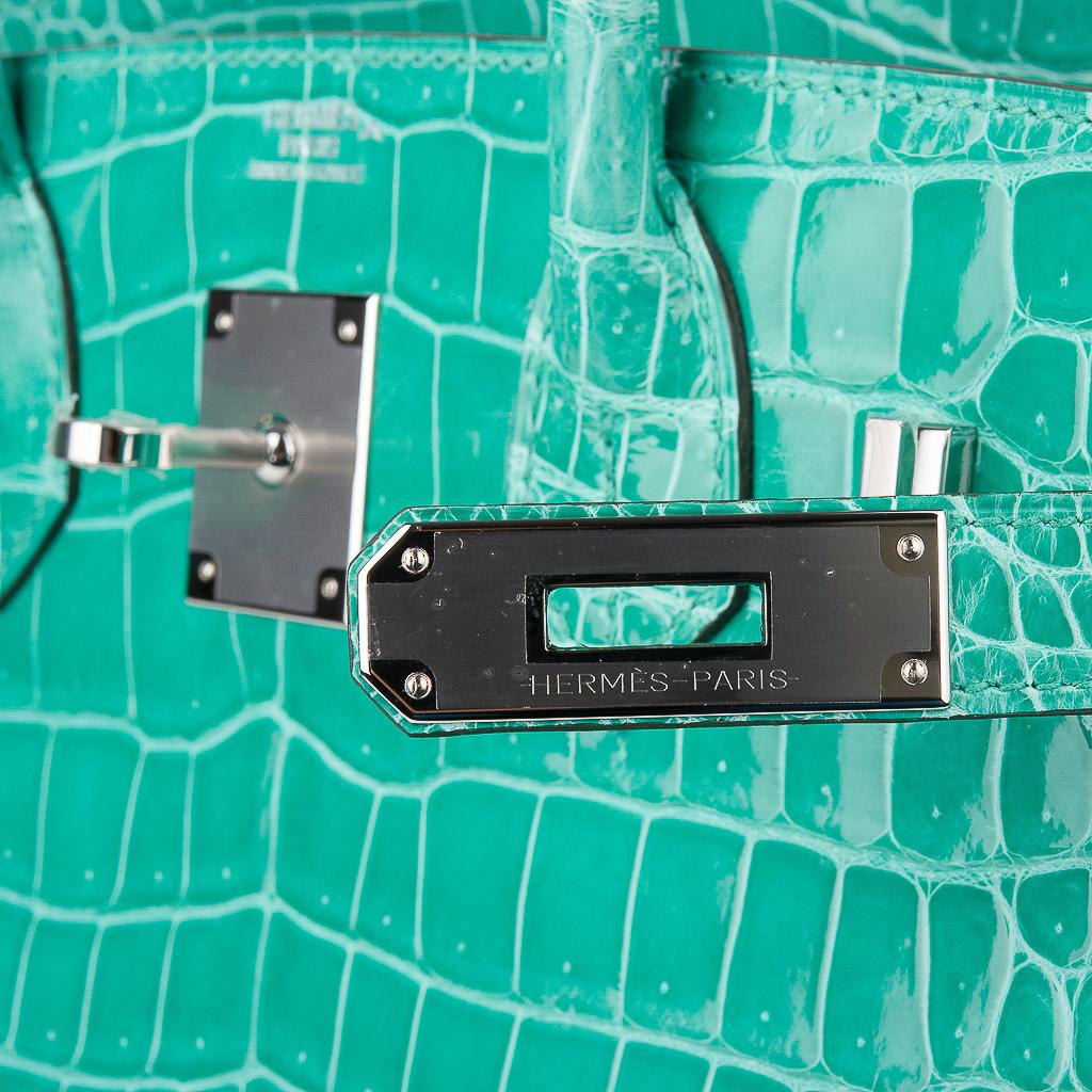 Birkin 30 Tasche aus Jade mit Porosus-Krokodil und Palladiumbeschlägen von Hermes Damen im Angebot