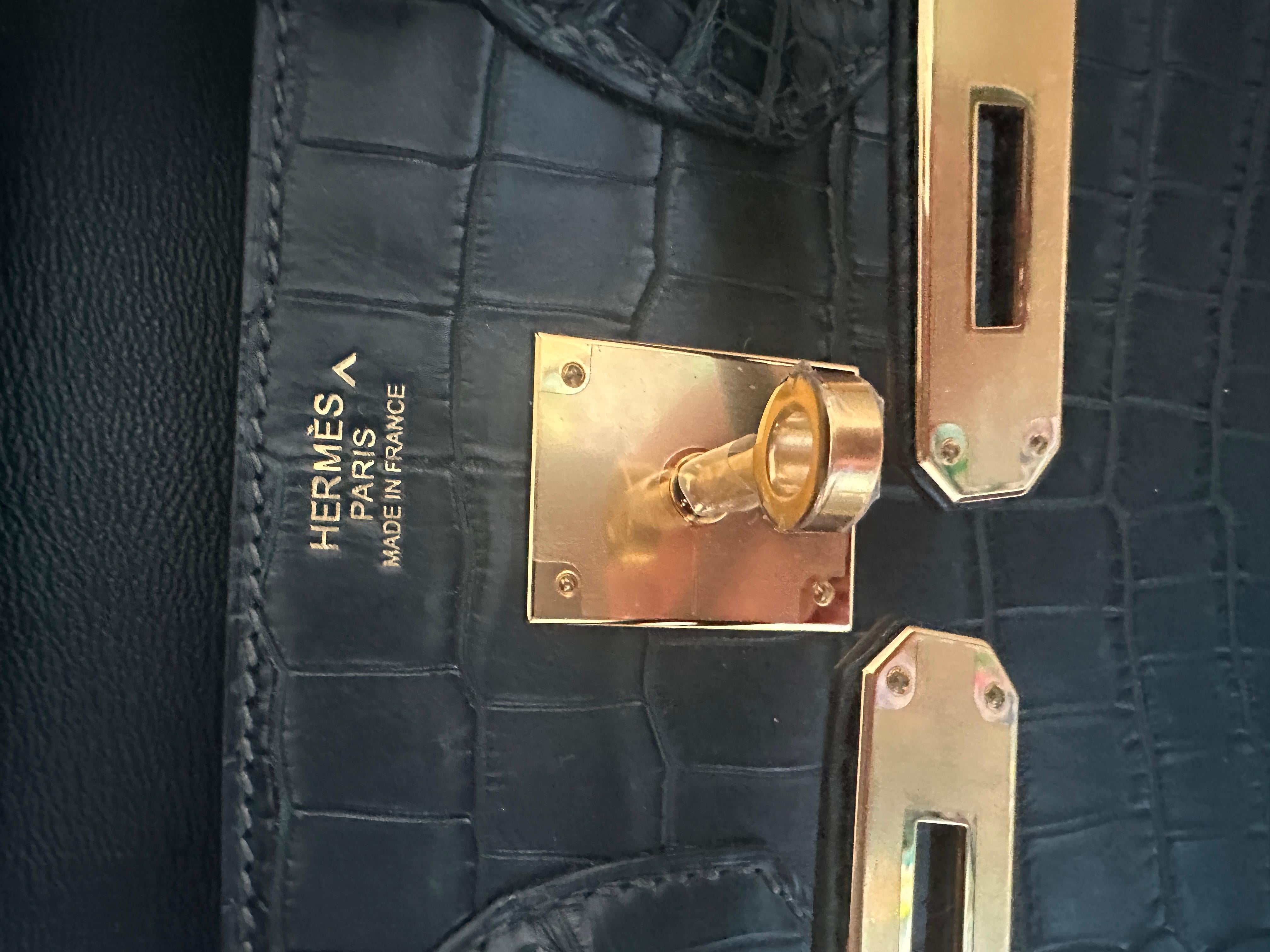 Hermes Birkin 30 Tasche Vert Fonce Matte Porosus Krokodil mit Gold Hardware im Angebot 2