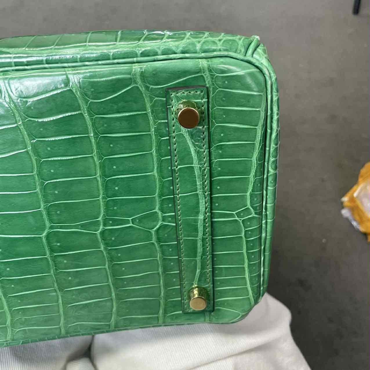 Hermes Birkin 30 Bamboo Green Shiny Porosus Crocodile Bag GHW For Sale 11