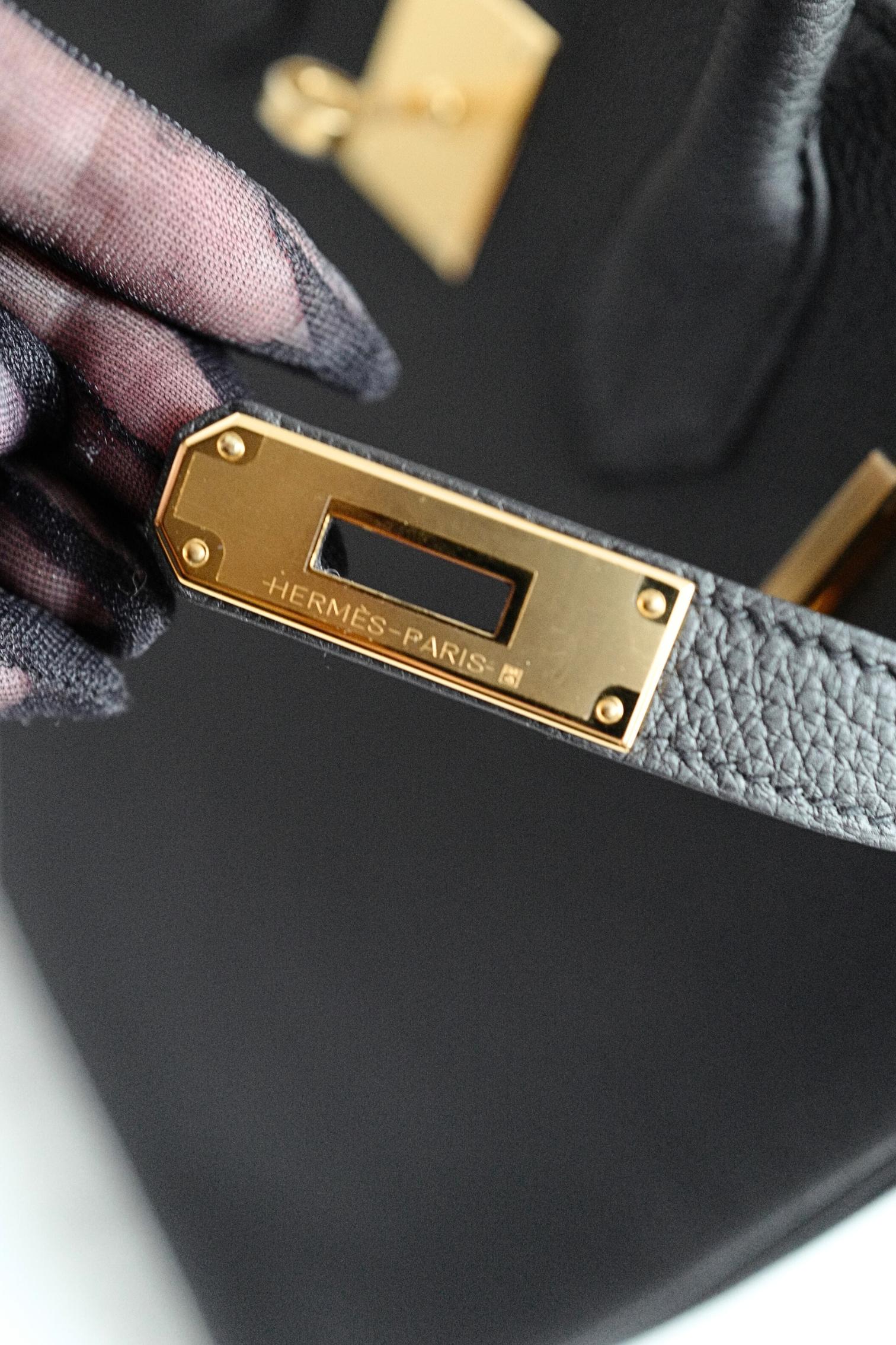 Hermès Birkin 30 Schwarzes Togoleder mit goldener Hardware - Stempel W 12