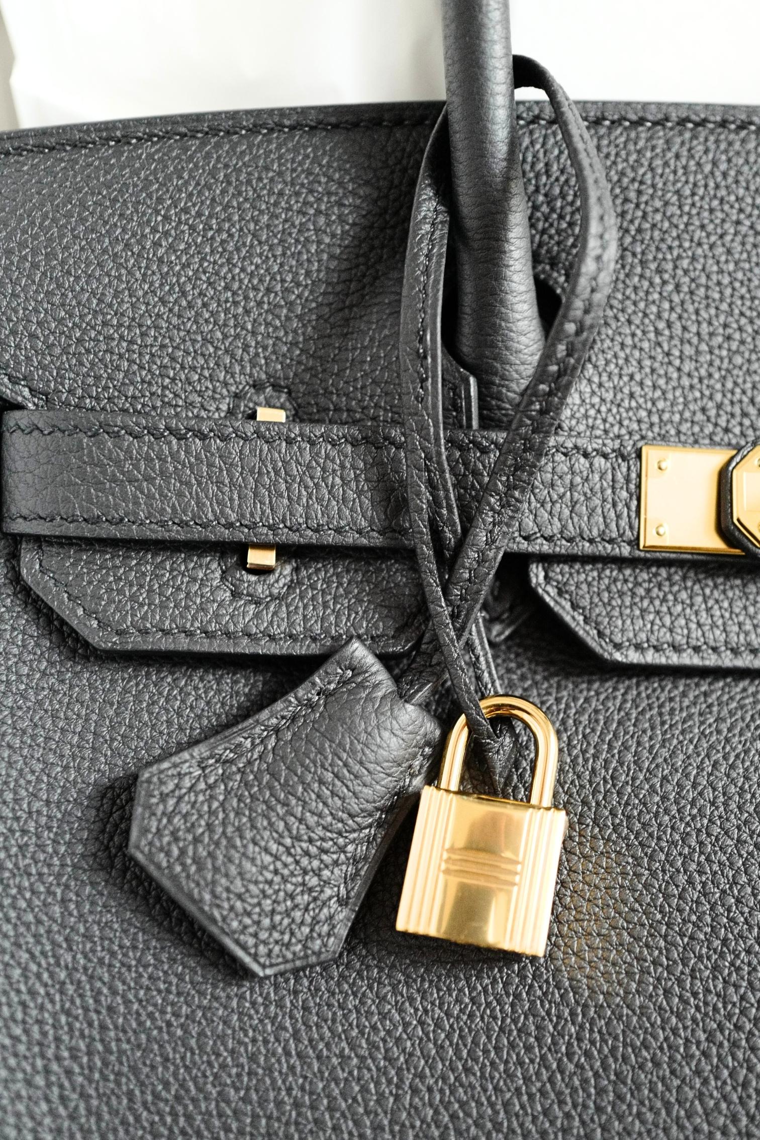 Hermès Birkin 30 Schwarzes Togoleder mit goldener Hardware - Stempel W 13