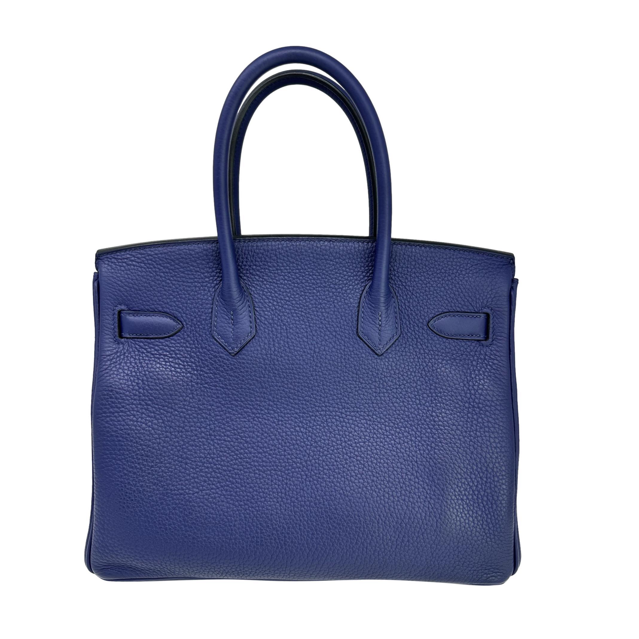 Description: This is a beautiful iconic Hermès Birkin 30cm crafted in a gorgeous blue hue called 
