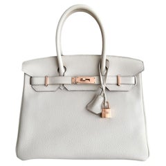 Sac à main Hermès Birkin 30 en cuir Togo blanc « Craie », avec finitions en or rose et poignée sur le dessus