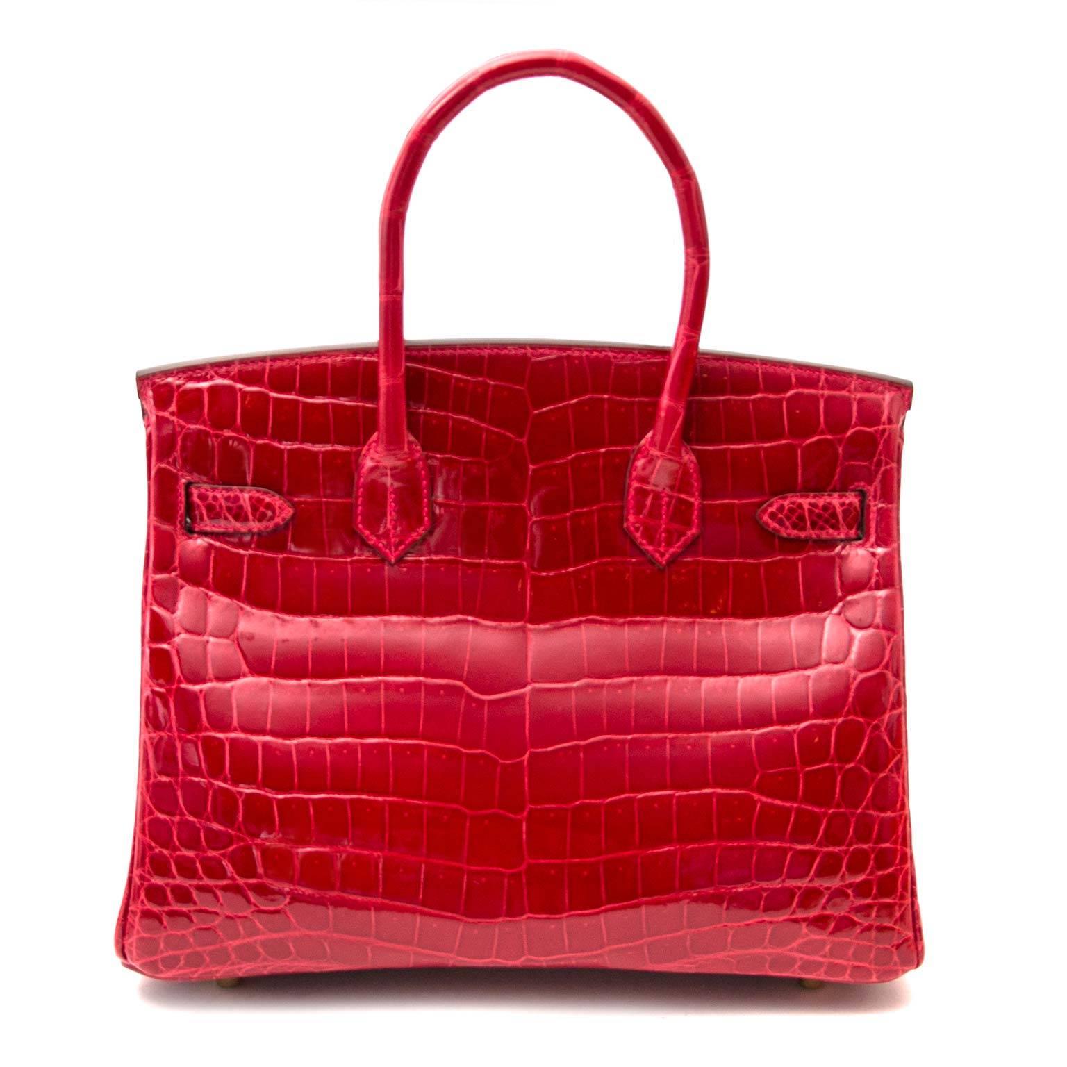 Brand New
Hermès Birkin 30 Crocodile Niloticus Braise GHW

This very rare and ultra luxurious Hermès Birkin comes in a rich and deep 'Braise' red color. The bag features gold toned hardware which gives this Birkin bag a very chic look. The bag is