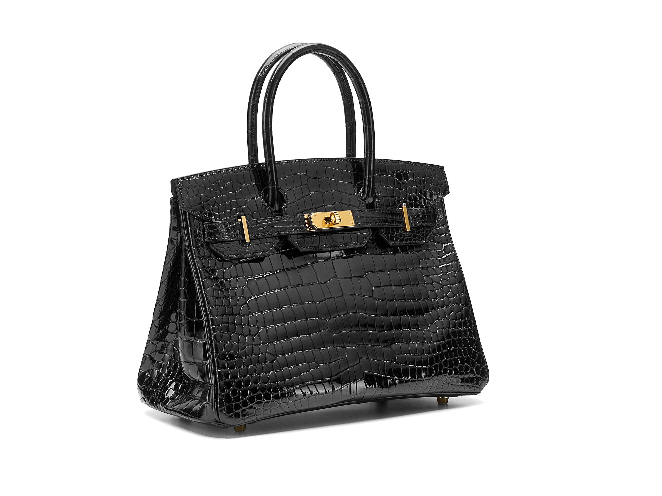 Hermès Birkin 30 en cuir de crocodile porosus noir et brillant, orné de ferrures dorées. Le sac n'a pas été porté et est livré dans son intégralité, y compris le reçu original et les citations. Timbre D (2019) 