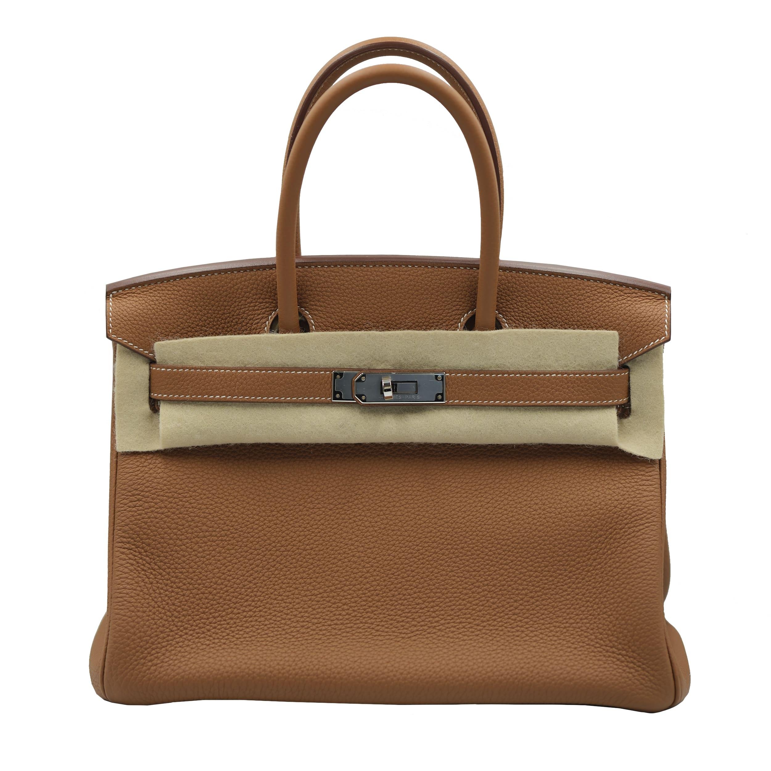 Marque : Hermès

Modèle : Birkin

Taille : 30 cm

Couleur : Or

MATERIAL : Cuir togo doré

Quincaillerie : Quincaillerie Palladium (PHW)

Année : 2020

Livré avec : Ensemble complet, comprenant le sac à poussière, la boîte et les cartes