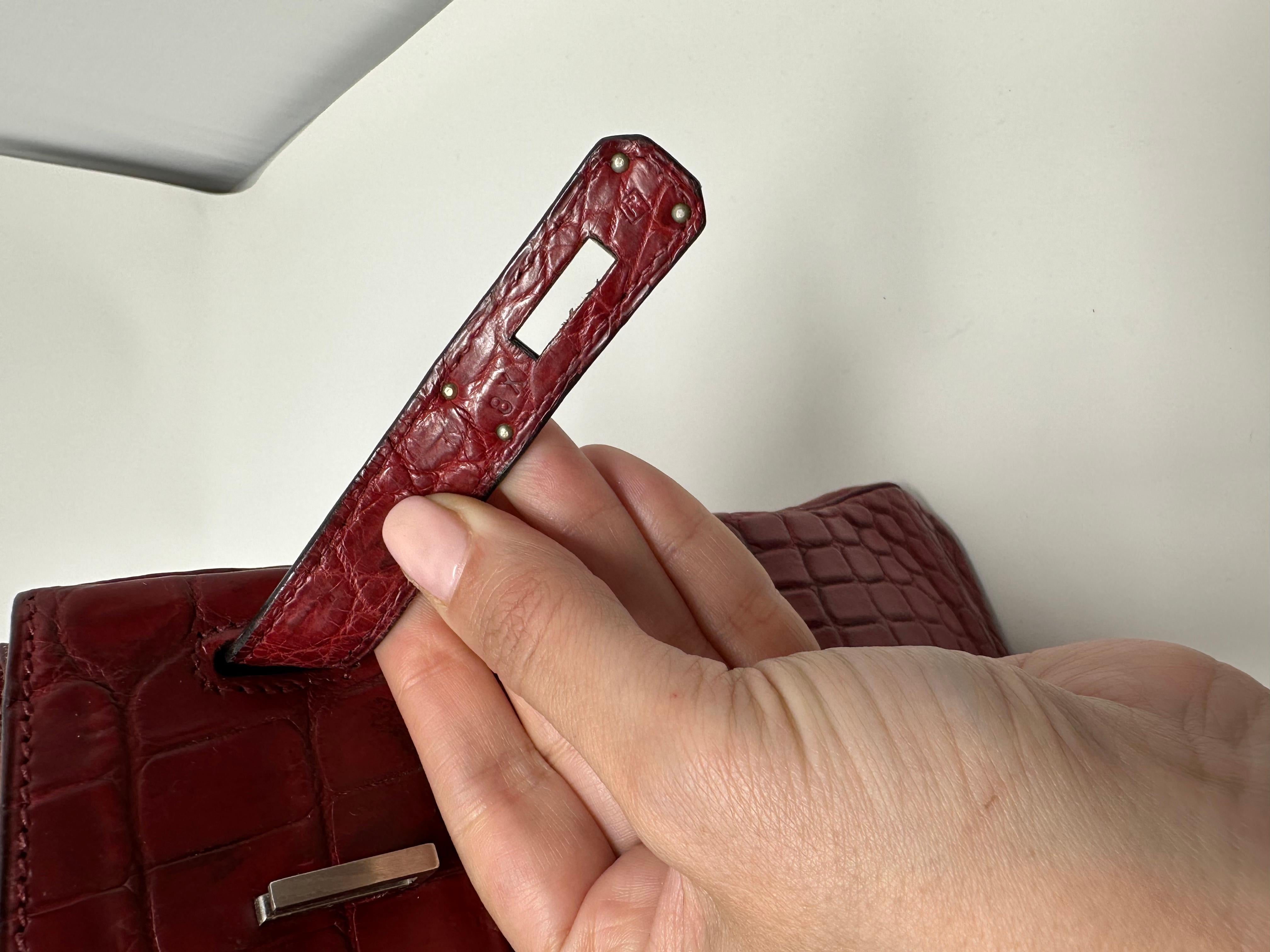 Hermes Birkin 30 nilo crocodile brown bordeaux bag In Good Condition In London, England