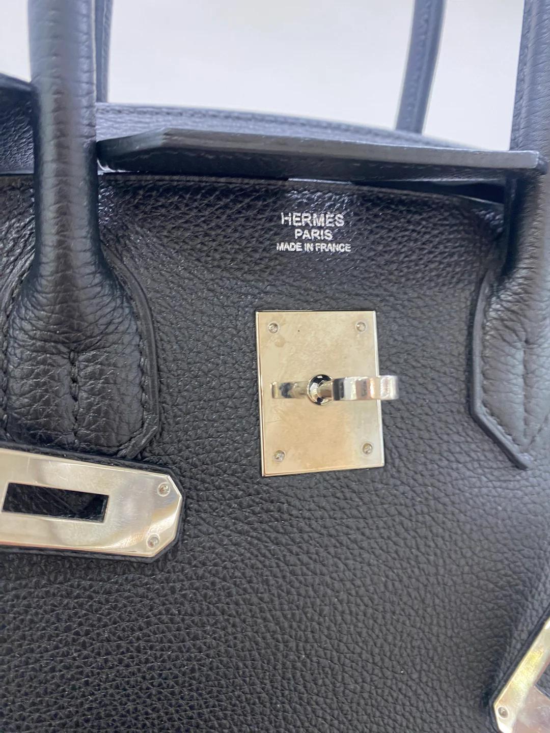 Condition: Very Good Used Condition - slight signs of wear.

Colour: Noir

Leather: Togo leather

Hardware Colour: Palladium 

Measurement:

Length: 30cm

Height: 22cm

Depth: 16cm

Inclusion: Nothing

Year: 2016 X stamp

Origin: