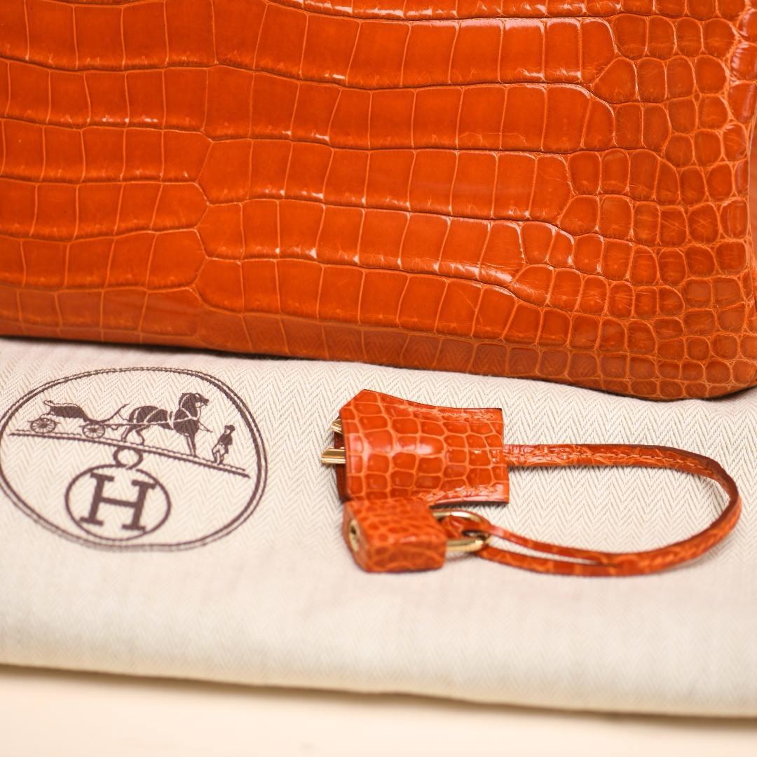 Women's or Men's Hermès Birkin 30 Orange Shiny Crocodile Gold Hardware Handbag