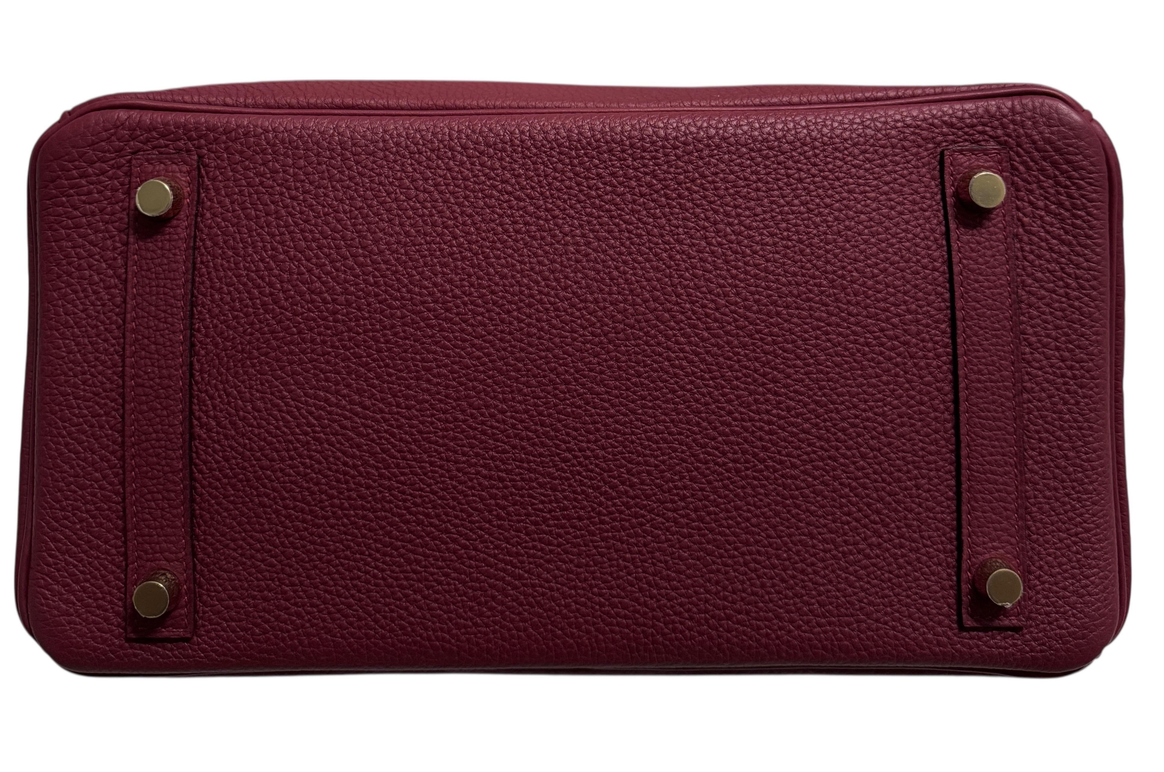 Femenino o masculino Hermes Birkin 30 Piel de Togo Rouge Grenat Complementada con Herrajes Dorados . en venta