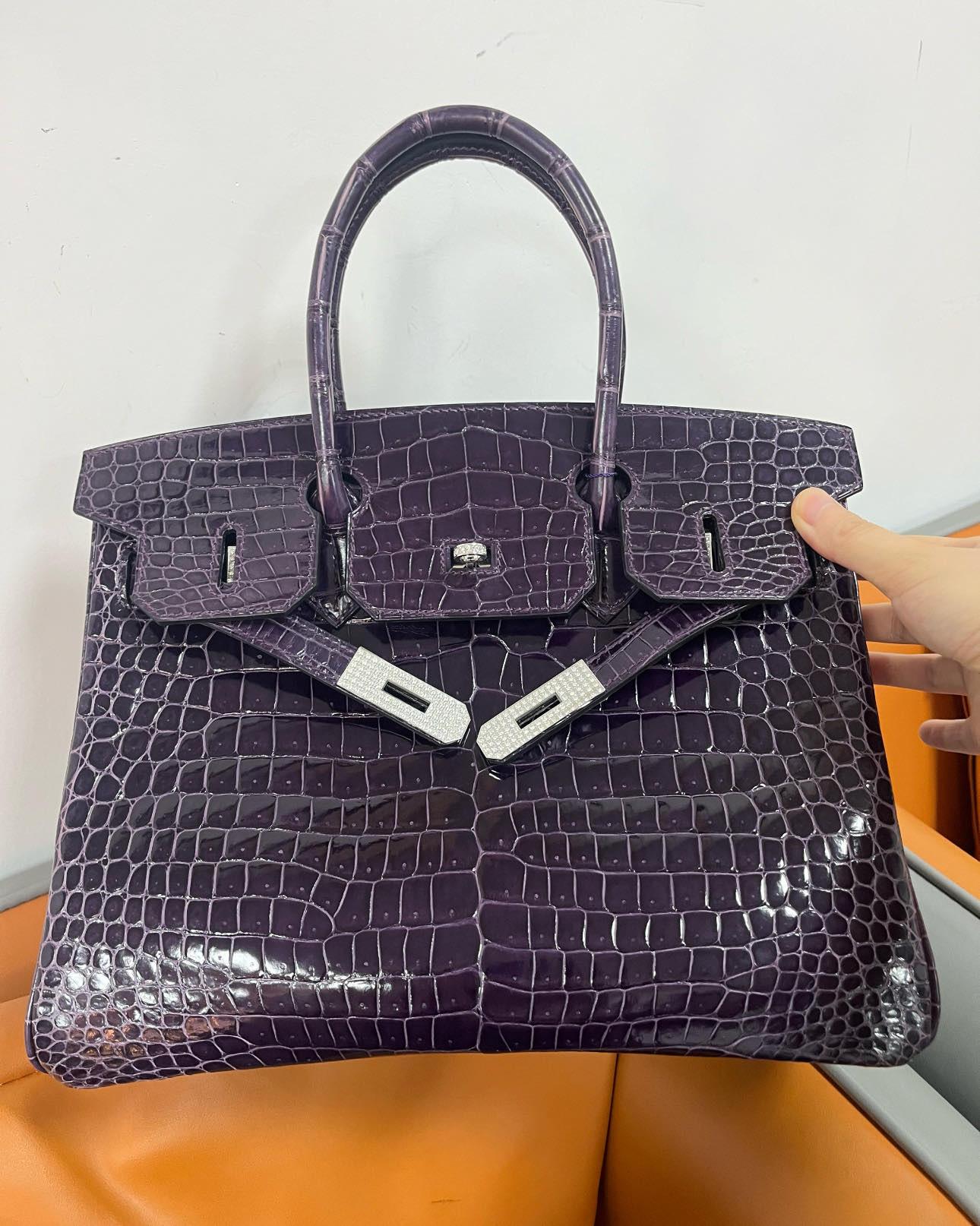 Hermes Birkin 30 Shiny Porosus Purple Amethyst Crocodile Bag with Diamonds For Sale 3