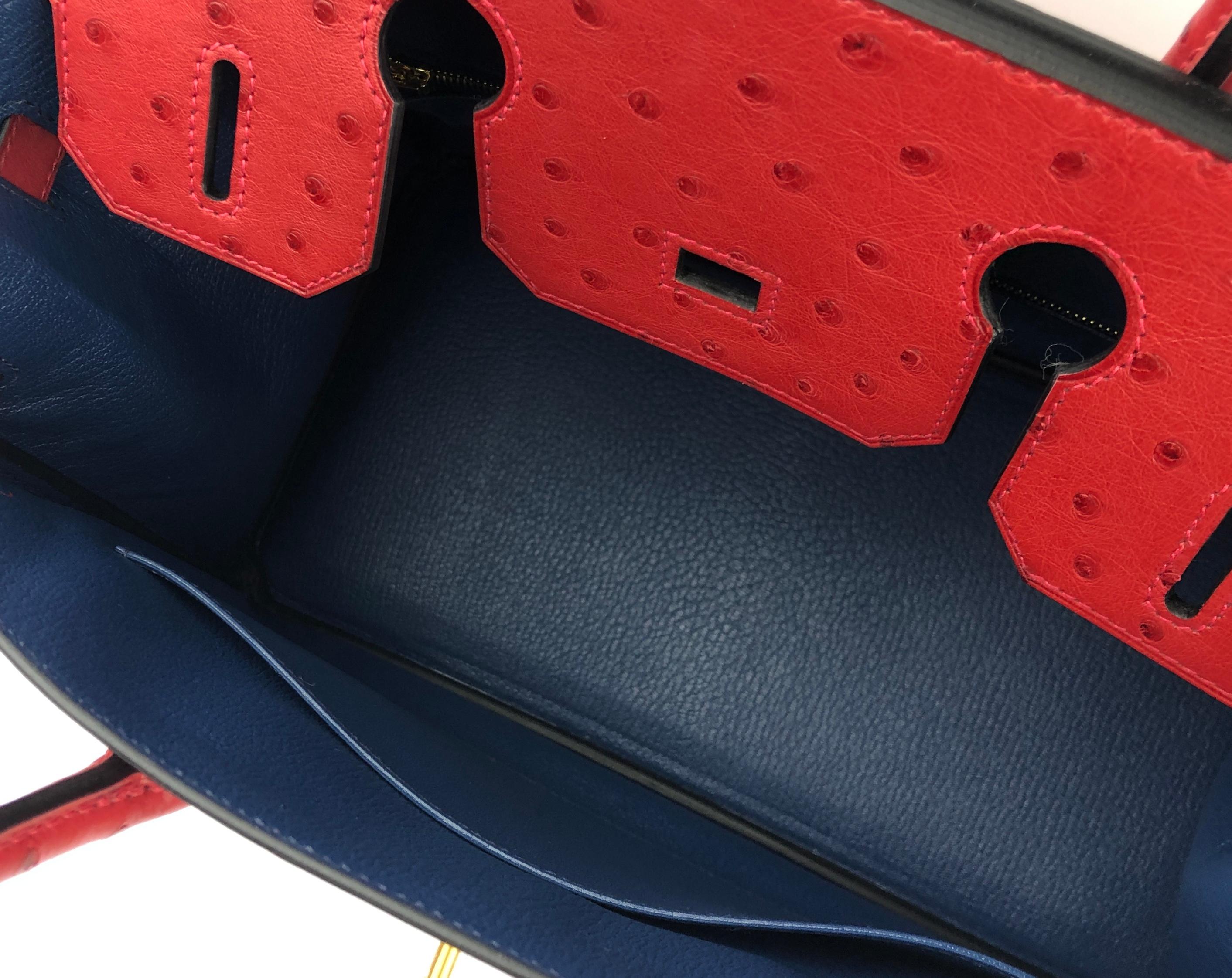 Hermès - Sac Birkin 30  Commande spéciale d'autruche rouge vif, saphir rouge et bleu brossé 3