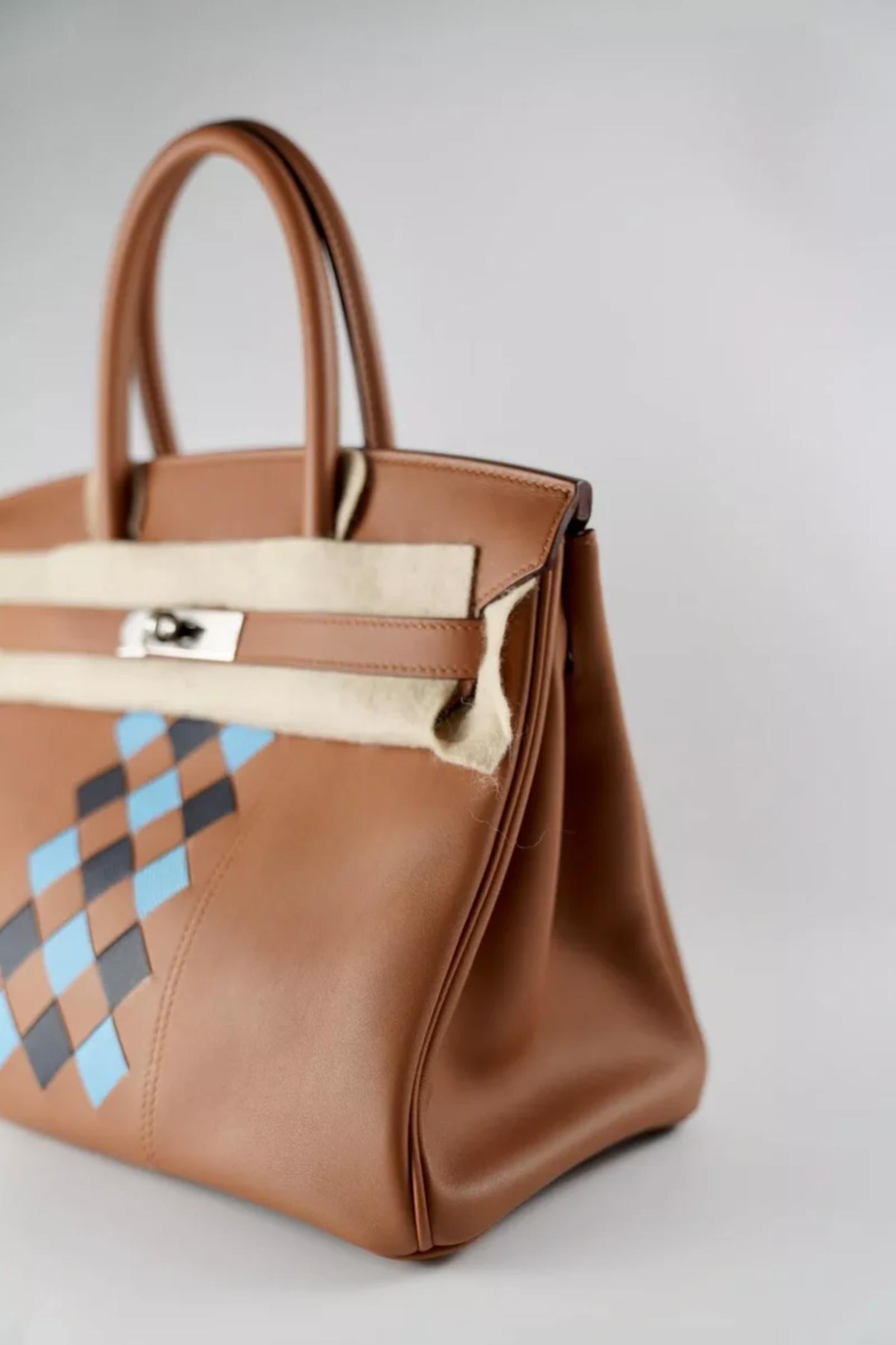 Hermes Birkin 30 Swift Epsom Tressage Gold/Bleu du Nord/Bleu Indigo Limited Edit en vente 9