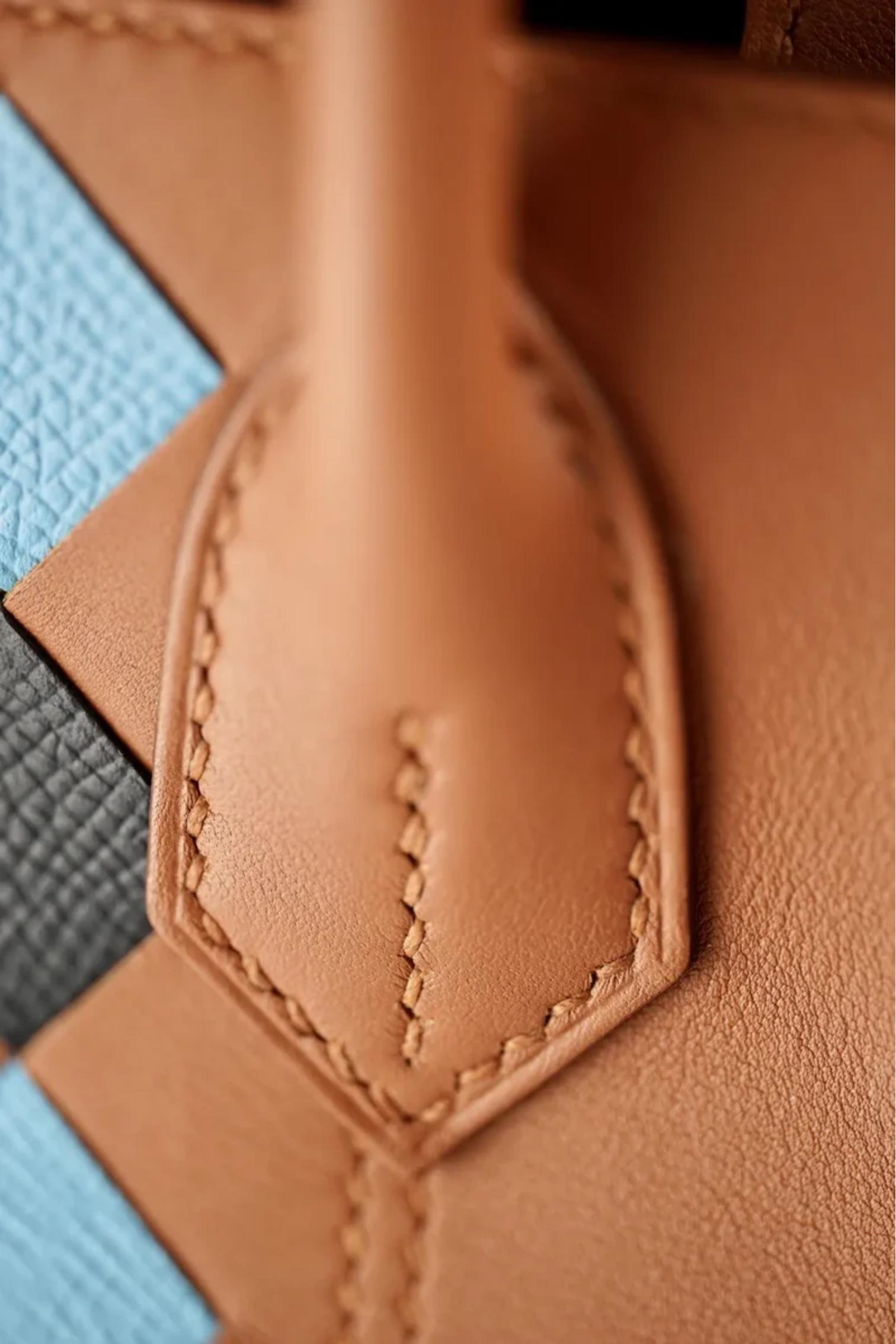 Hermes Birkin 30 Swift Epsom Tressage Gold/Bleu du Nord/Bleu Indigo Limited Edit en vente 12