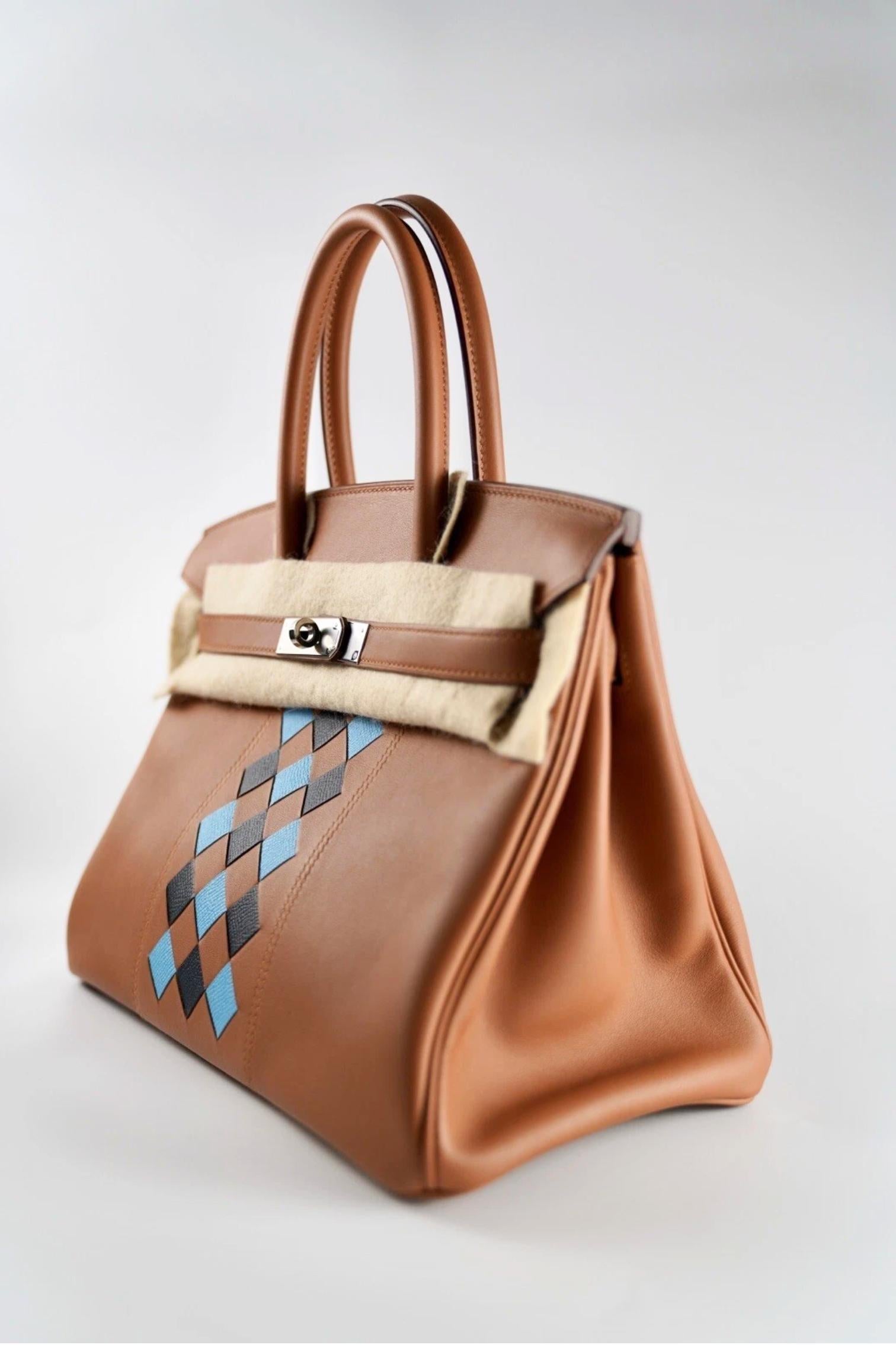 Hermes Birkin 30 Swift Epsom Tressage Gold/Bleu du Nord/Bleu Indigo Limited Edit en vente 15