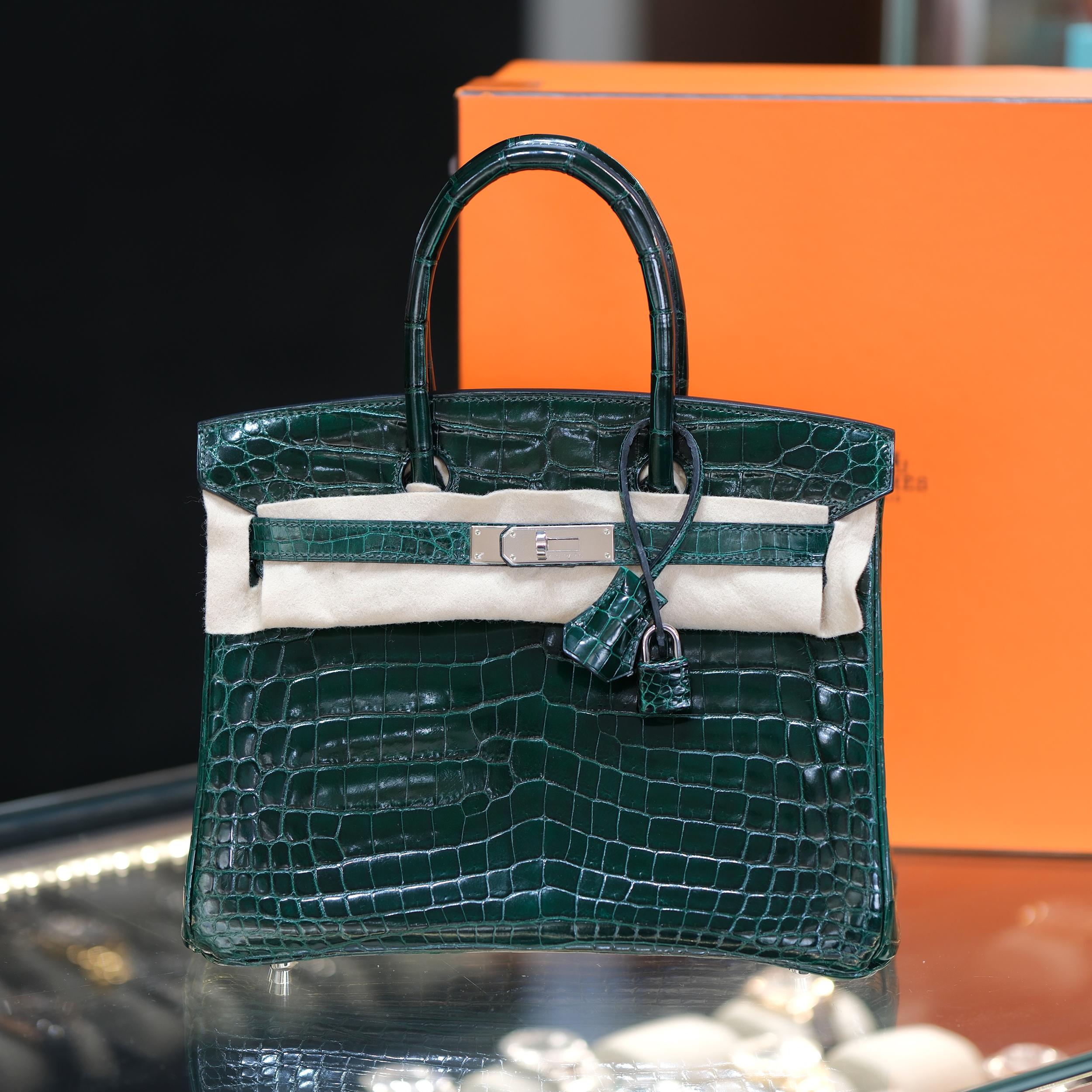 Hermes Birkin 30 Vert Foncé Crocodile Niloticus brillant avec quincaillerie en palladium en vente 4