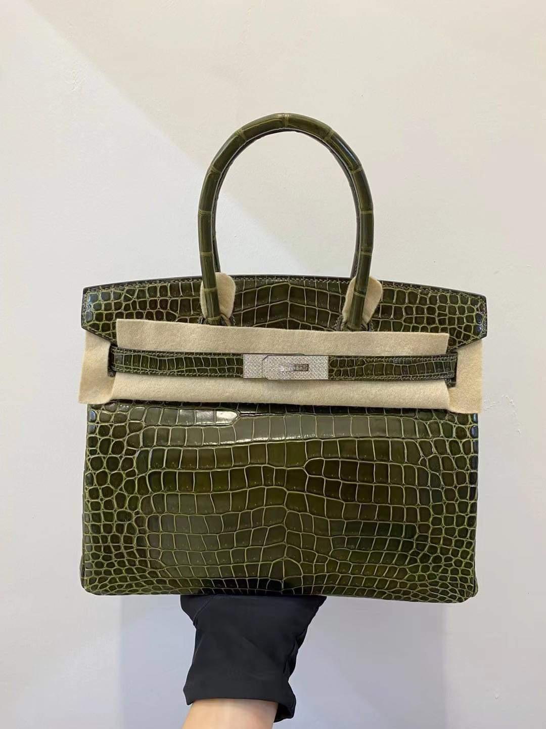 Hermes Birkin 30 diamond bag. 18K white gold with diamonds. Stamp N. Bag comes with box, CITES, dust bag, locker, clochette and 2 keys. No receipt. Bag also will come certificate of authenticity. Beautiful Vert Veronese color. Bag is excellent